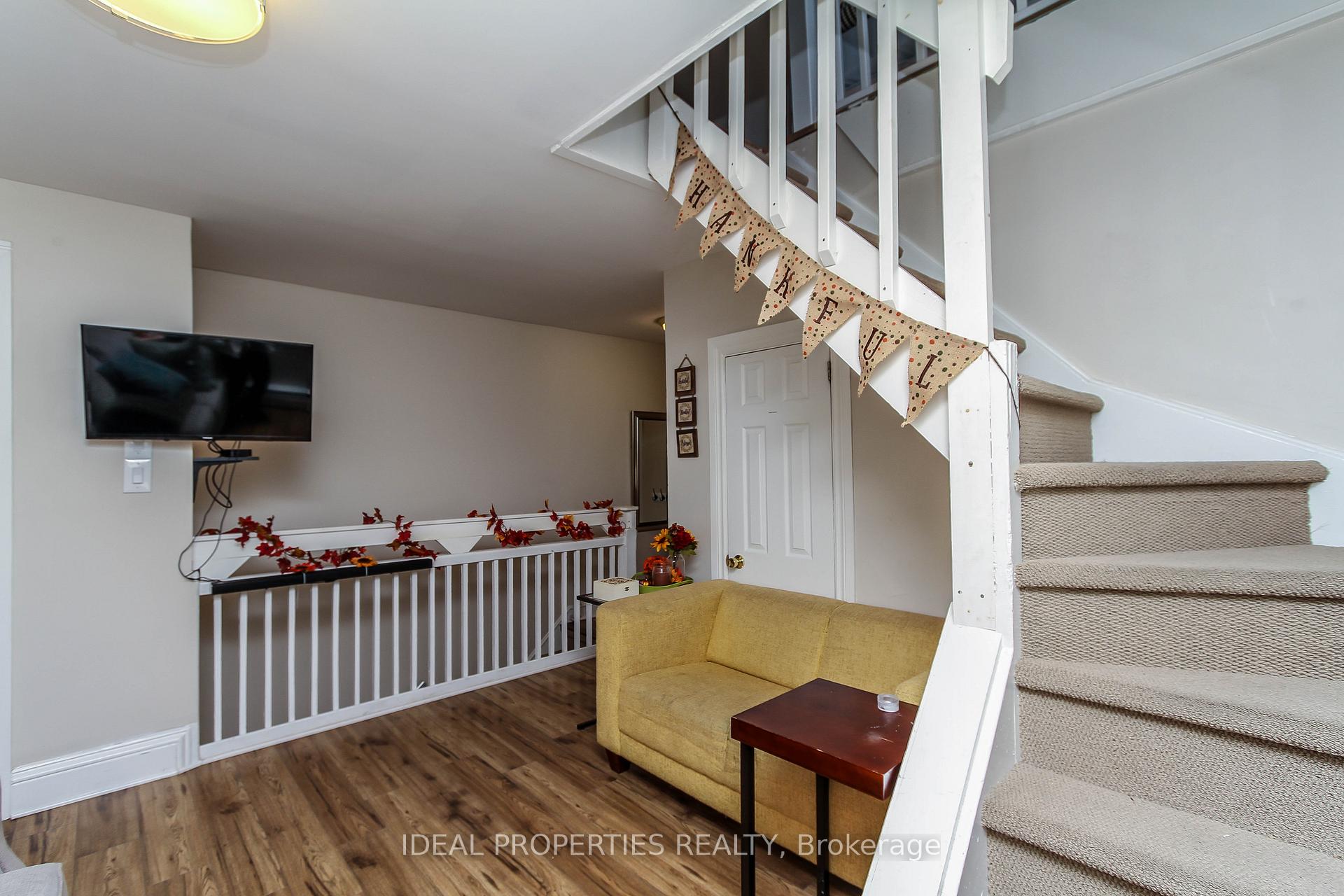 Photo 5 of Unit 2, 185 Louisa Street, Ottawa, West Centre Town — HOMEH