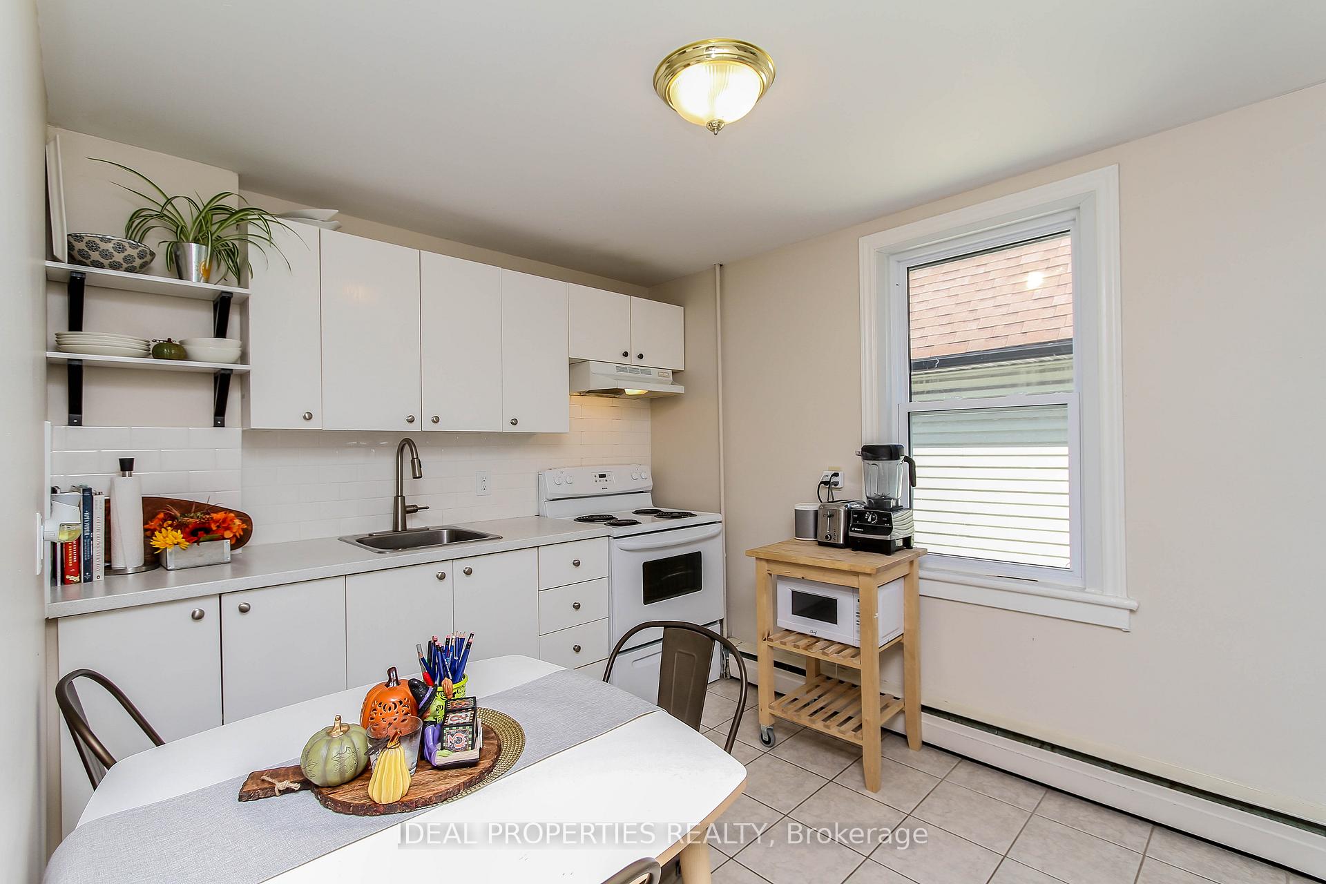 Photo 11 of Unit 2, 185 Louisa Street, Ottawa, West Centre Town — HOMEH