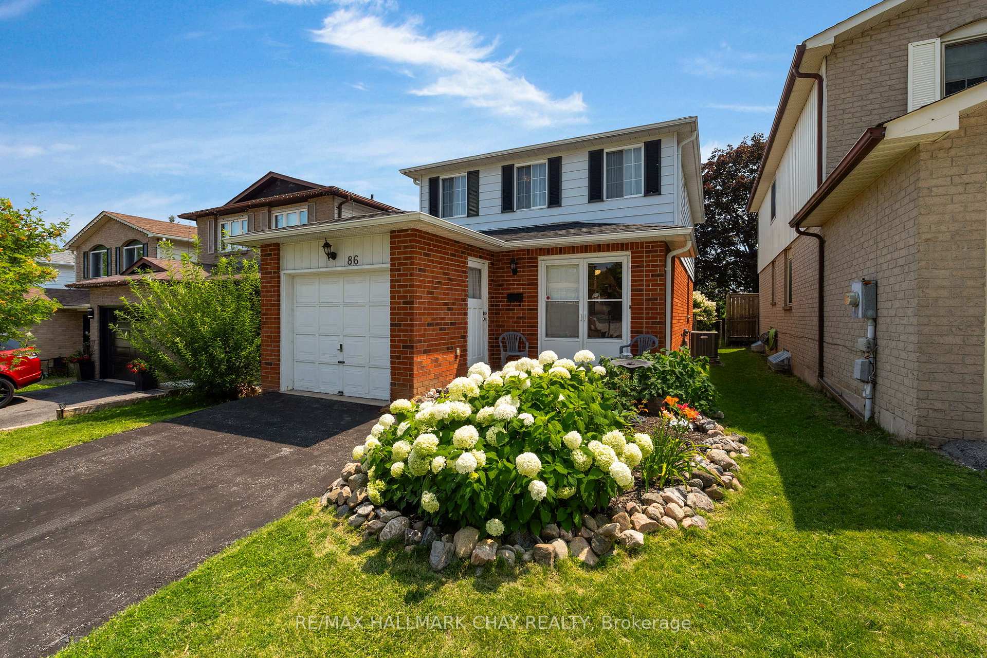 Photo 2 of 86 Trillium Crescent, Barrie, Allandale Heights — HOMEH
