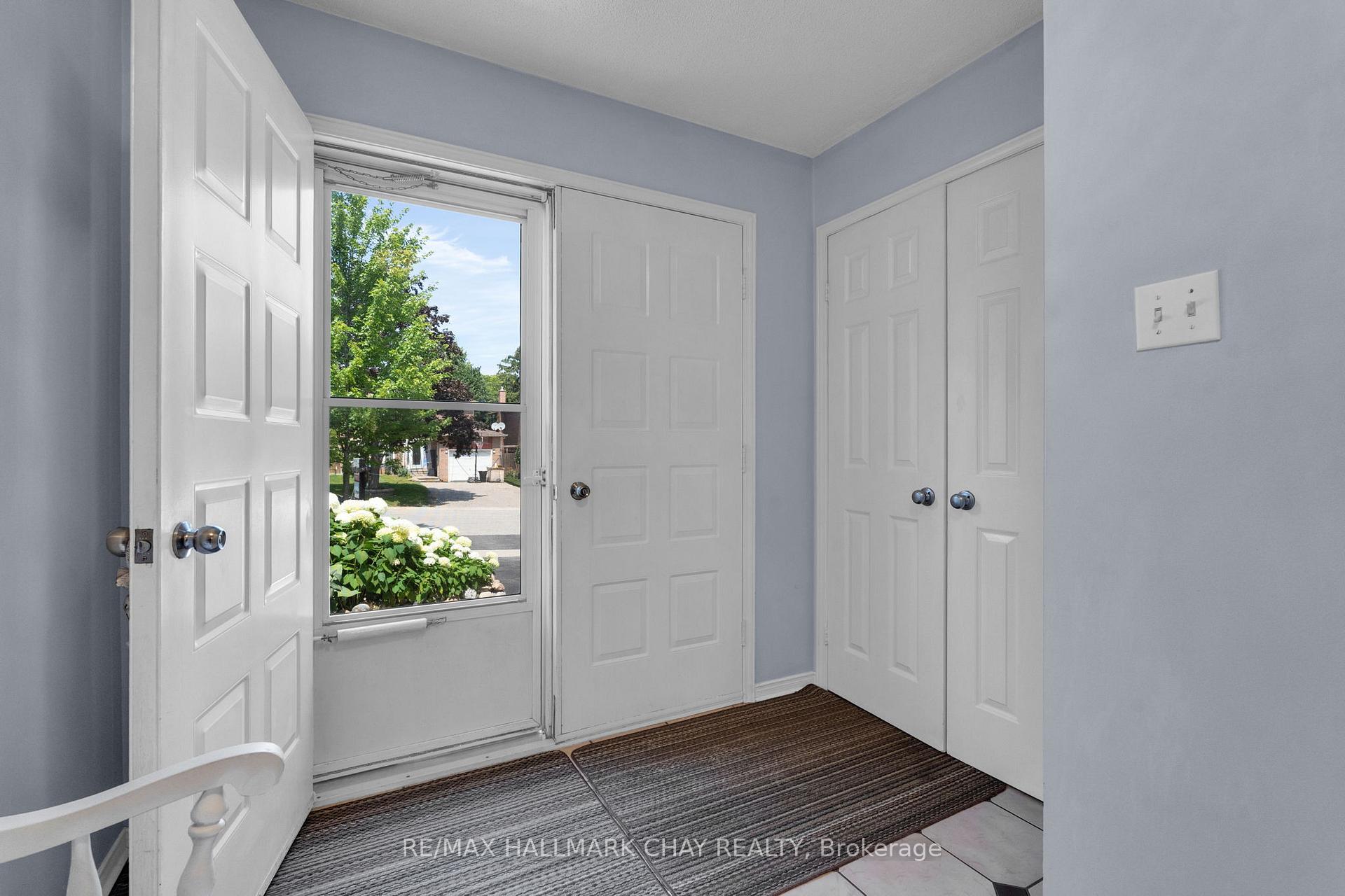 Photo 6 of 86 Trillium Crescent, Barrie, Allandale Heights — HOMEH