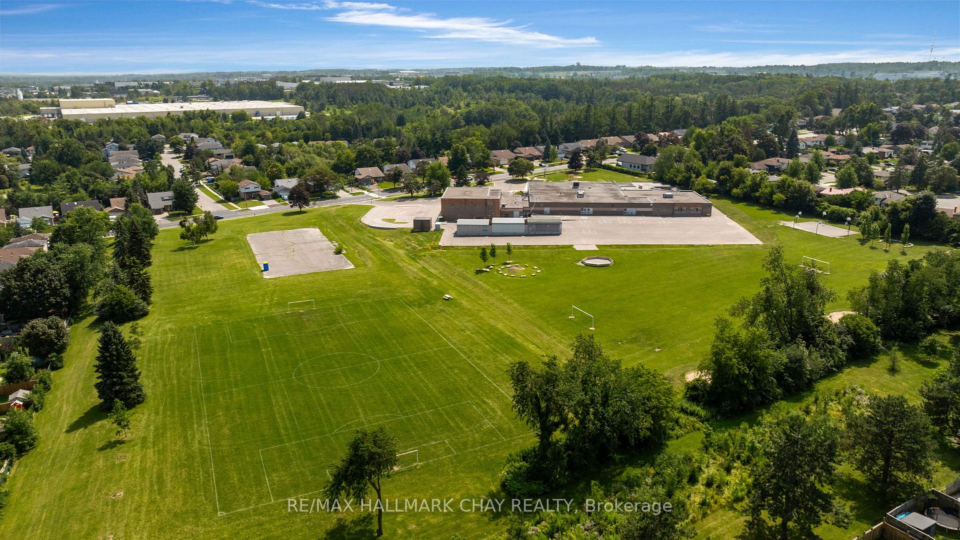 Photo 33 of 86 Trillium Crescent, Barrie, Allandale Heights — HOMEH