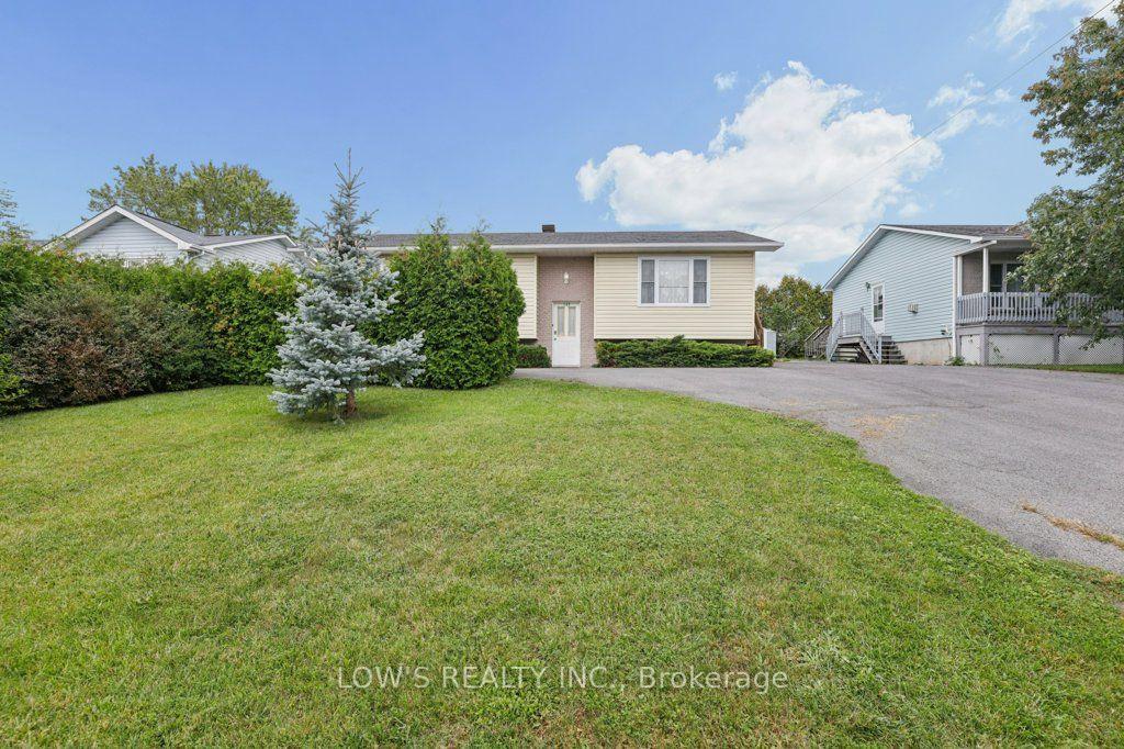 Photo 2 of 143 Trottier Crescent, North Glengarry, Alexandria — HOMEH