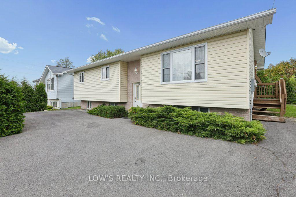 Photo 3 of 143 Trottier Crescent, North Glengarry, Alexandria — HOMEH