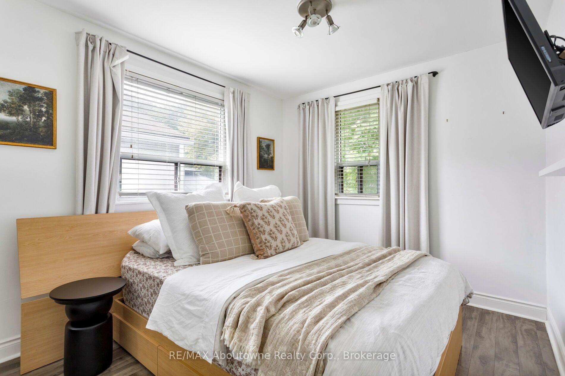 Photo 11 of 851 Fourth Street, Mississauga, Lakeview — HOMEH