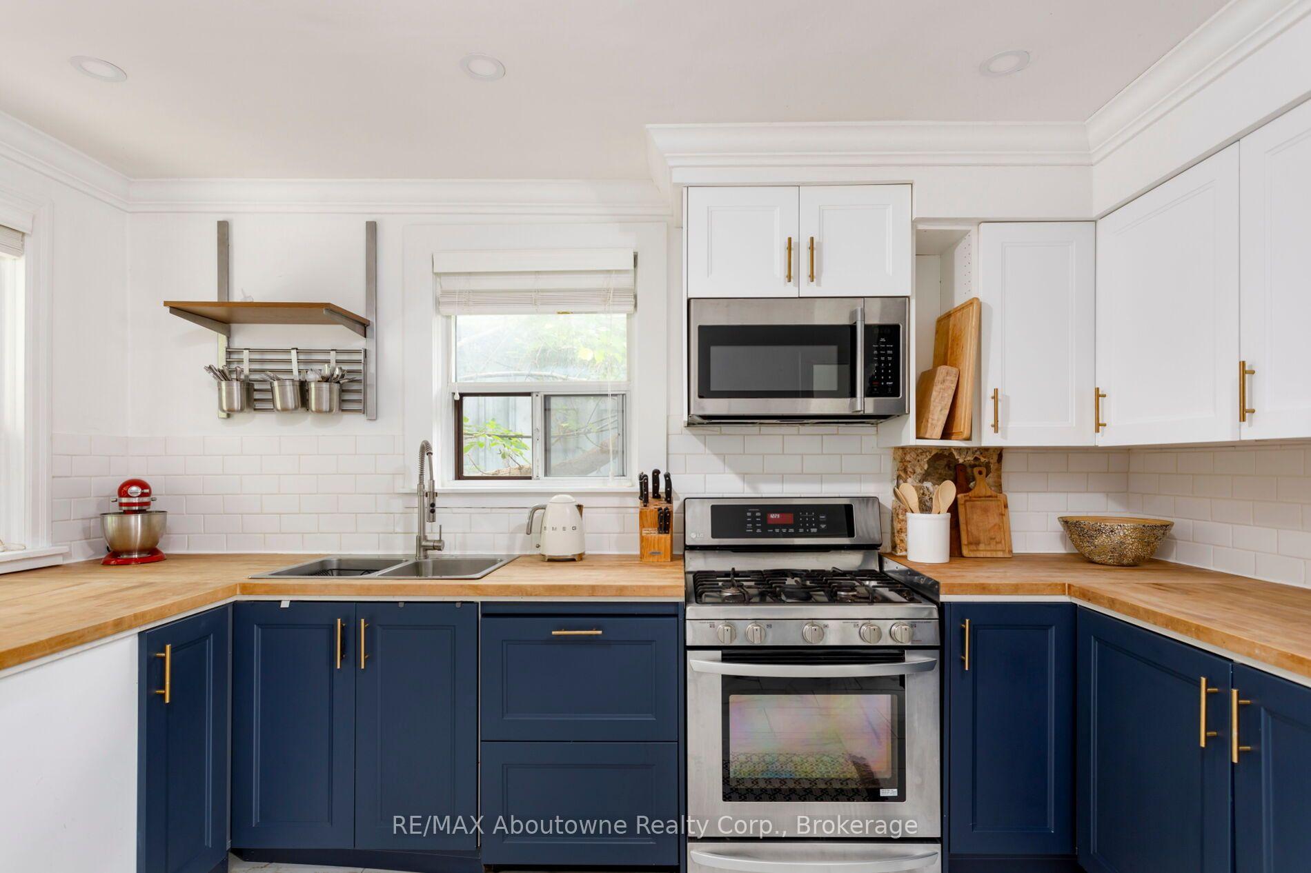 Photo 13 of 851 Fourth Street, Mississauga, Lakeview — HOMEH