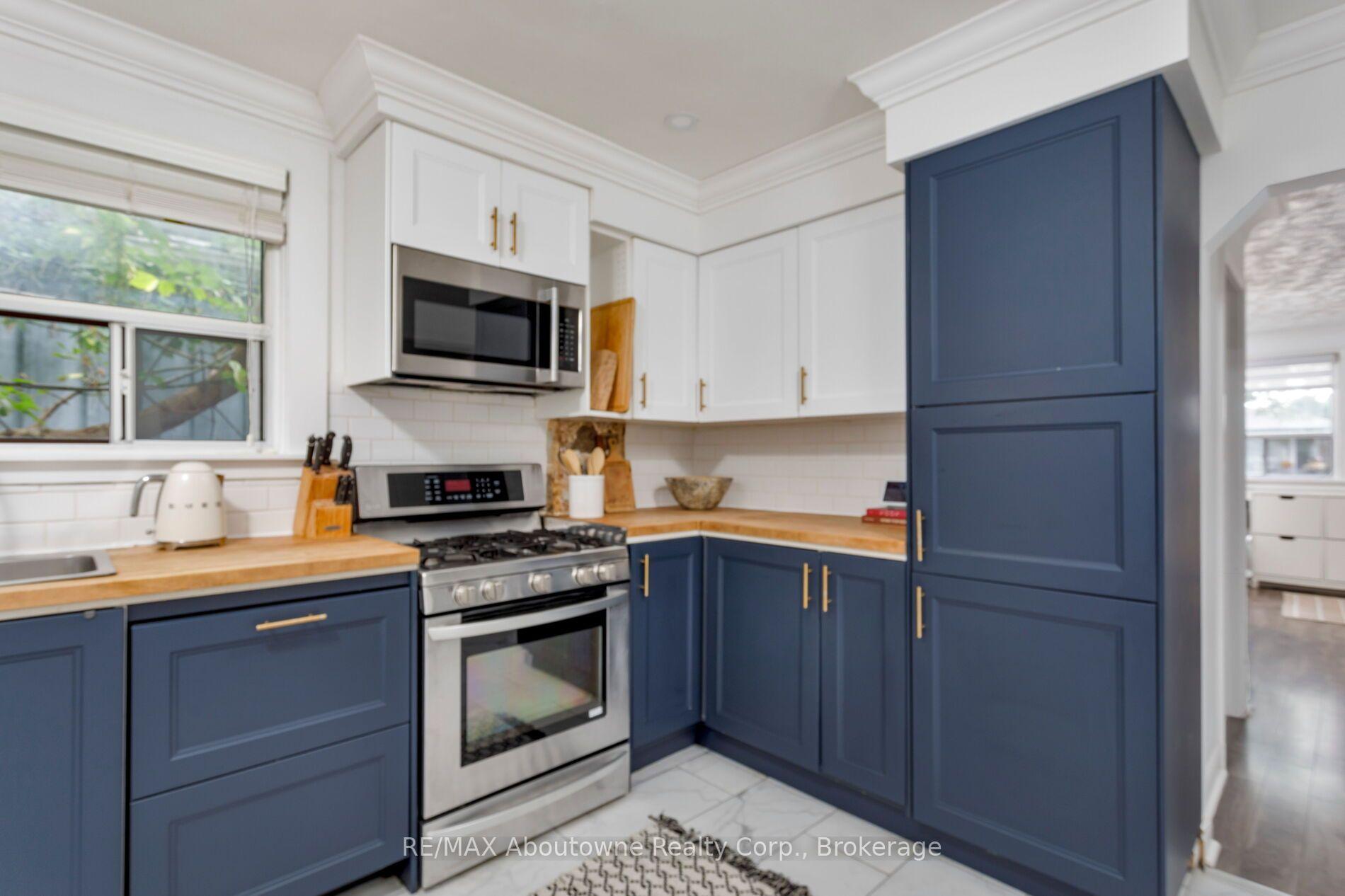 Photo 15 of 851 Fourth Street, Mississauga, Lakeview — HOMEH
