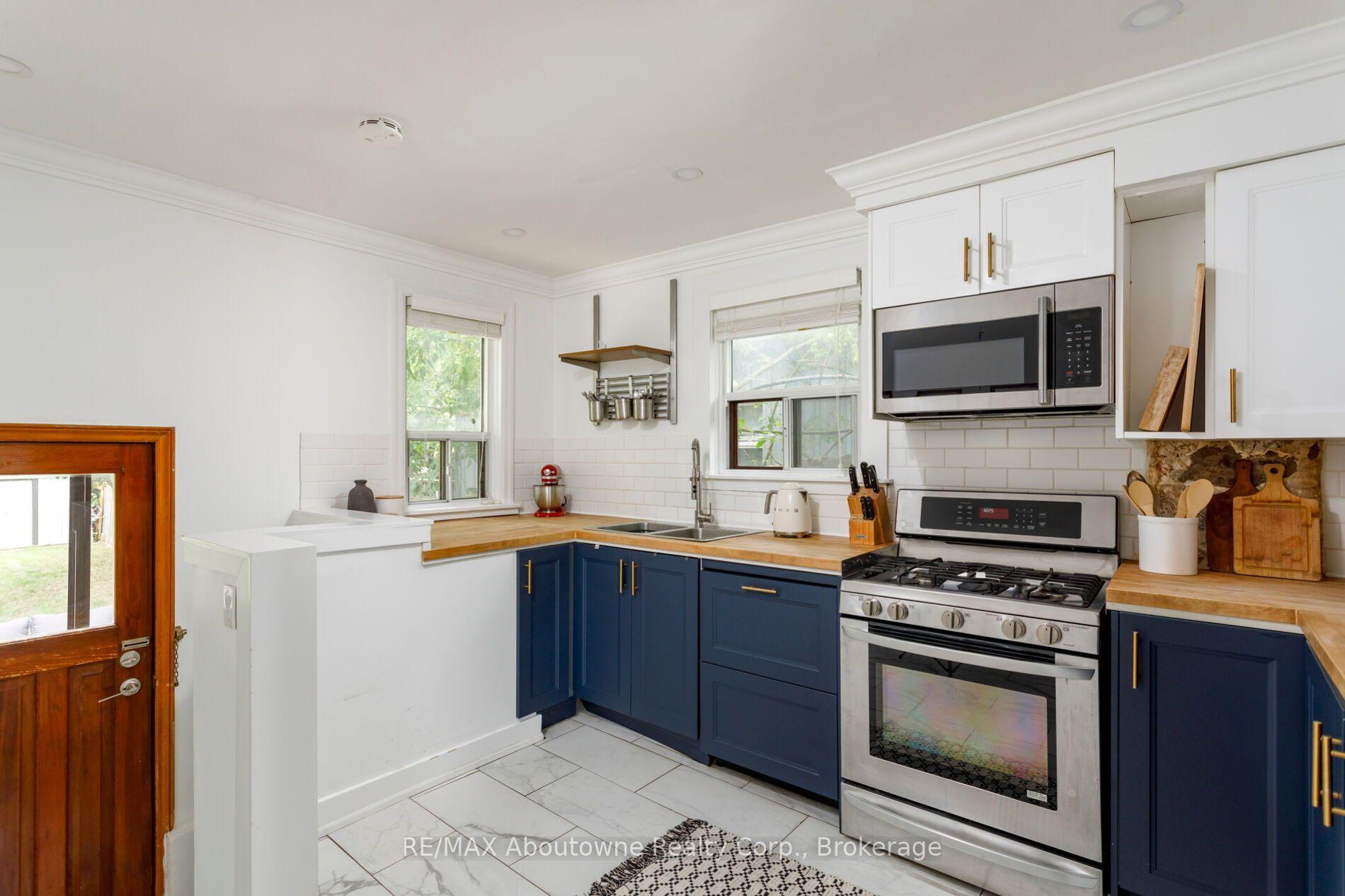 Photo 16 of 851 Fourth Street, Mississauga, Lakeview — HOMEH