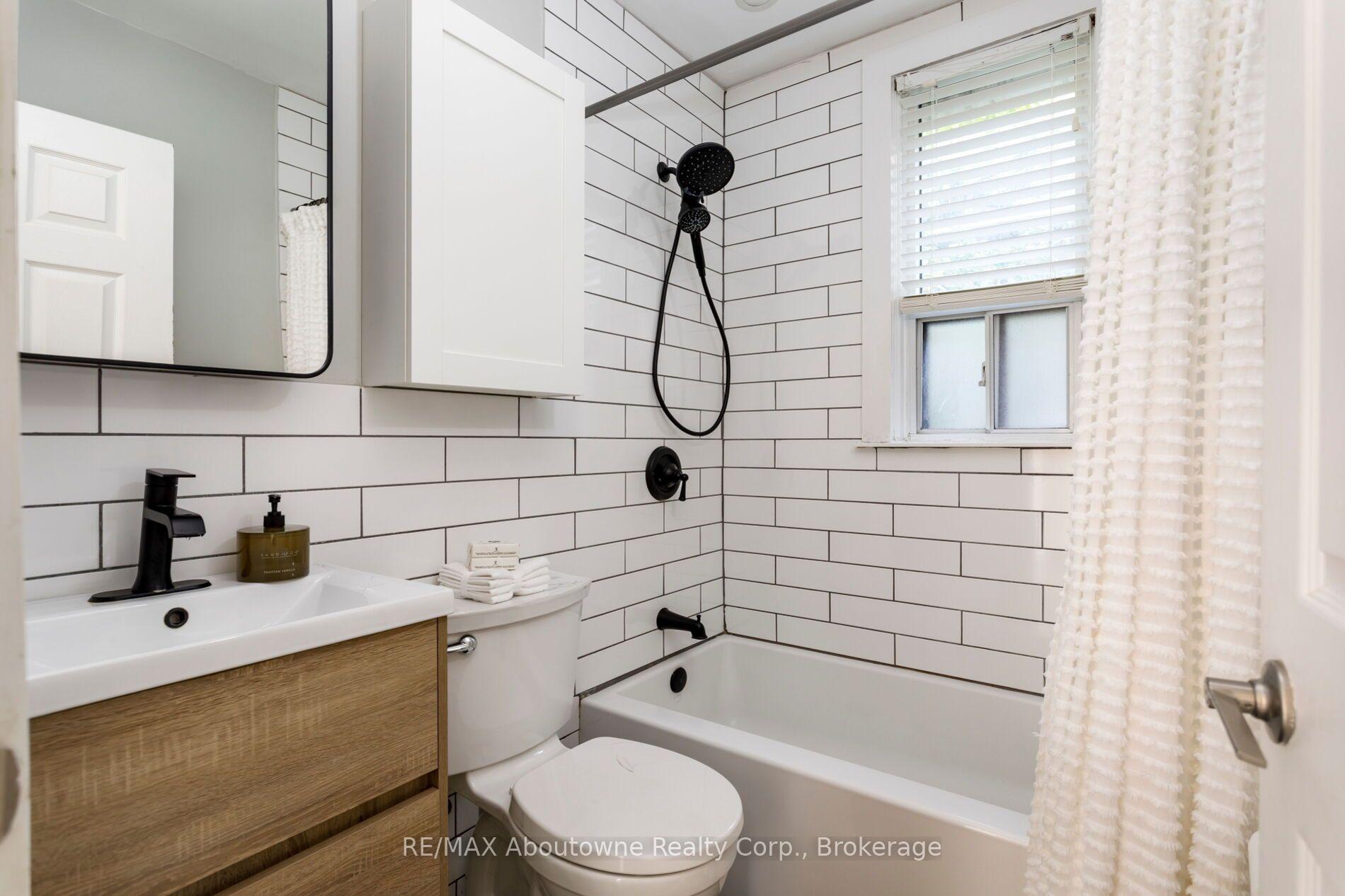 Photo 18 of 851 Fourth Street, Mississauga, Lakeview — HOMEH