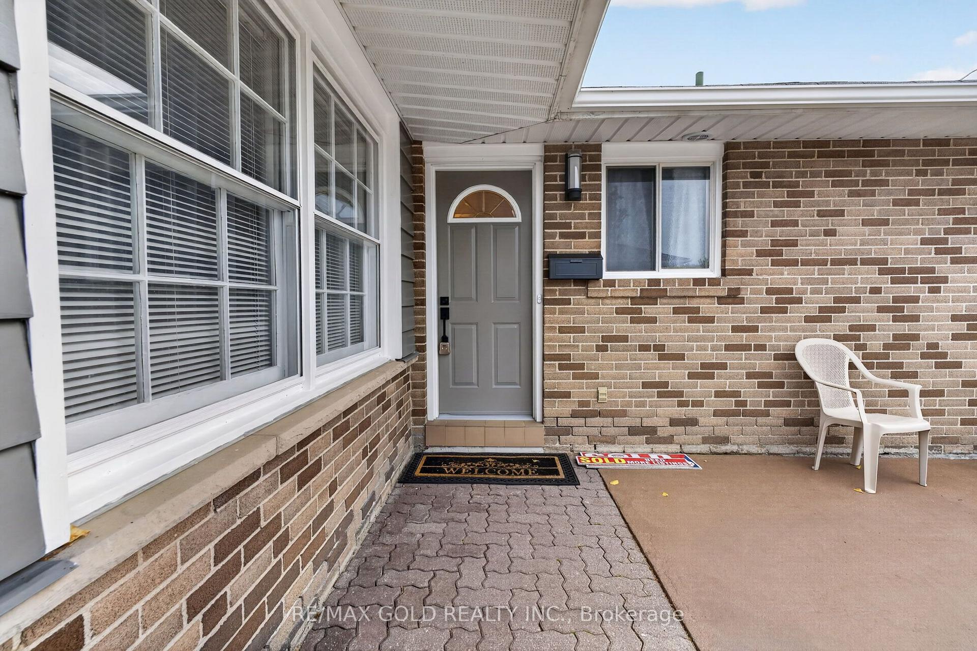 Photo 6 of 234 Avondale Boulevard, Brampton, Avondale — HOMEH