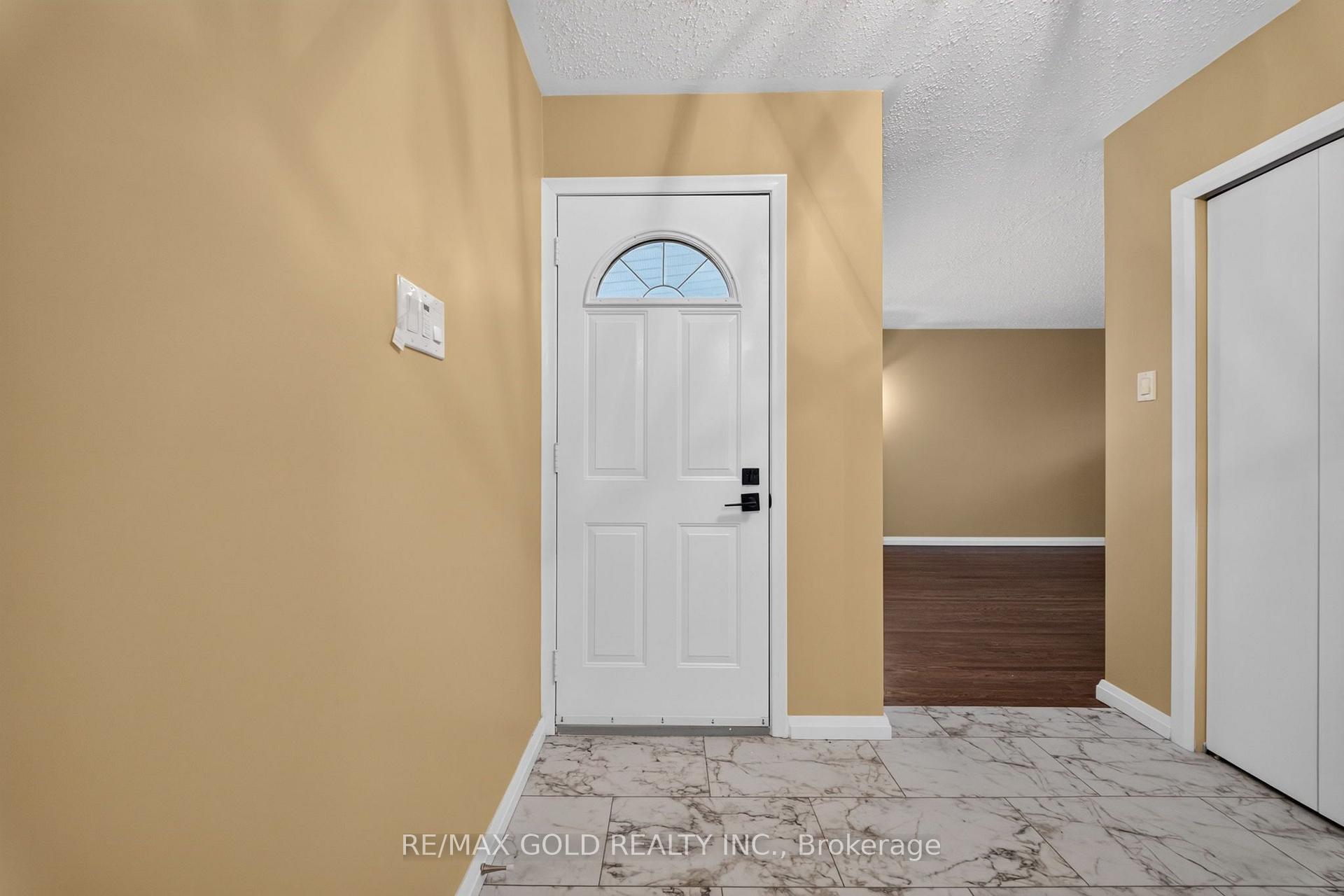 Photo 7 of 234 Avondale Boulevard, Brampton, Avondale — HOMEH