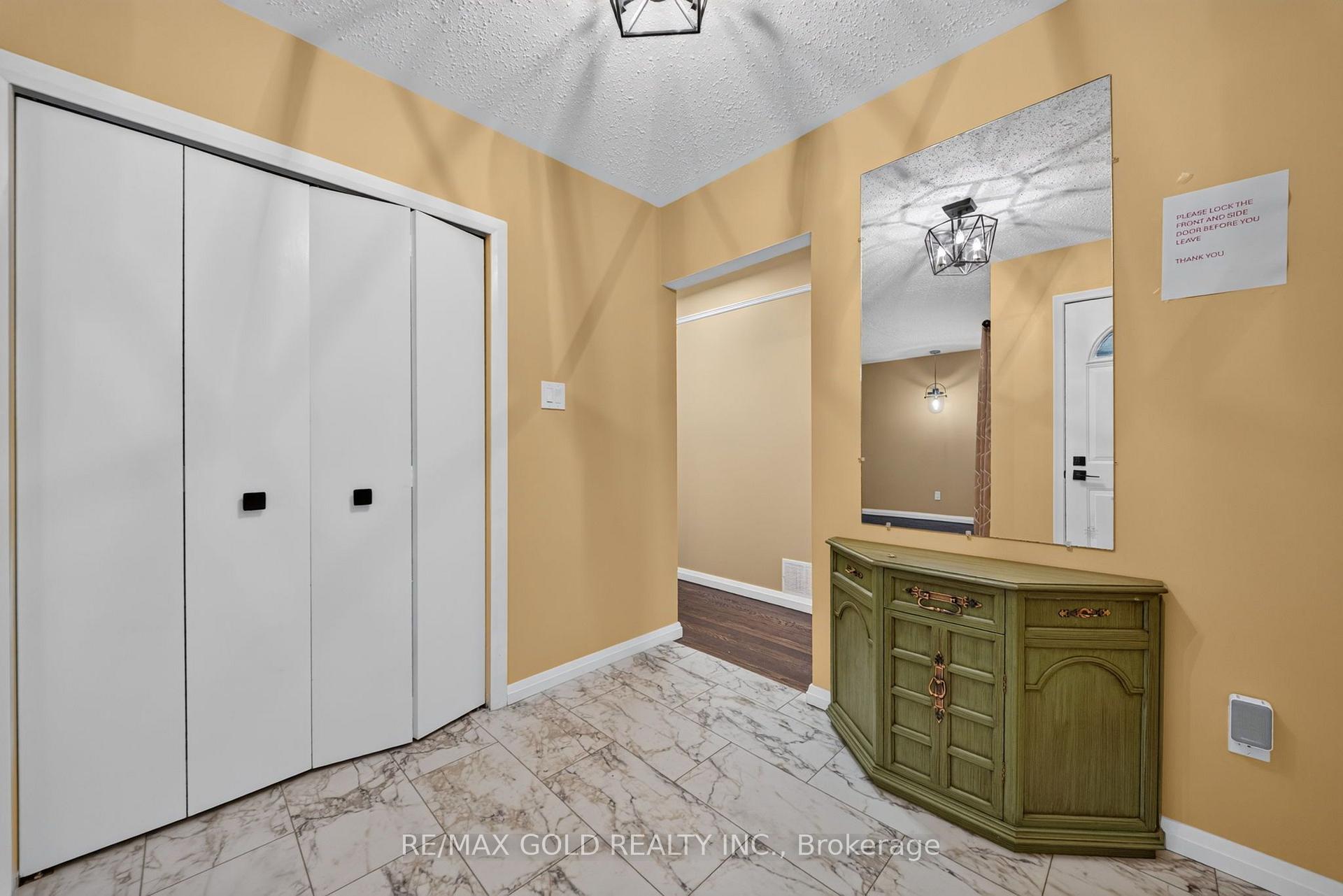 Photo 8 of 234 Avondale Boulevard, Brampton, Avondale — HOMEH
