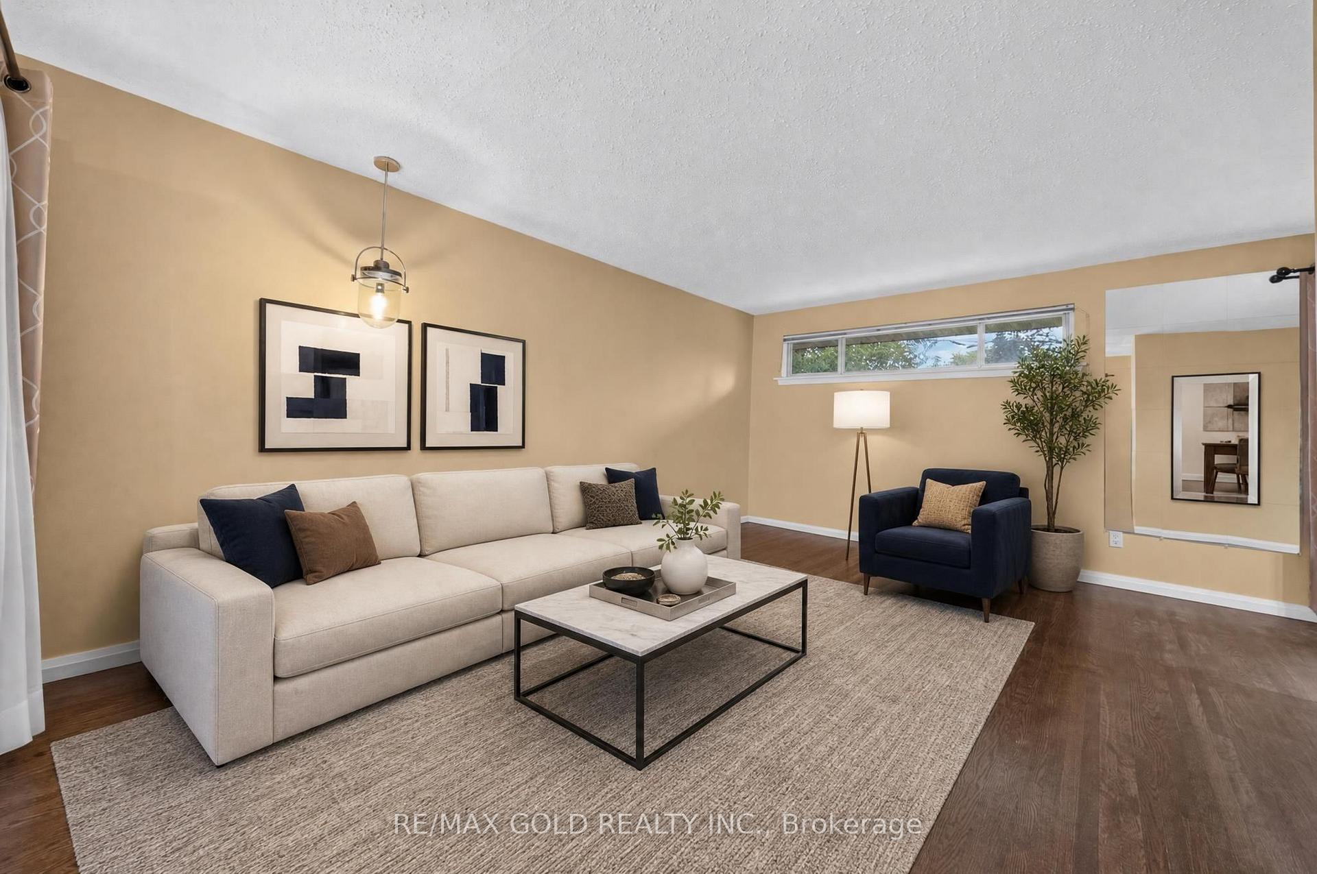 Photo 10 of 234 Avondale Boulevard, Brampton, Avondale — HOMEH