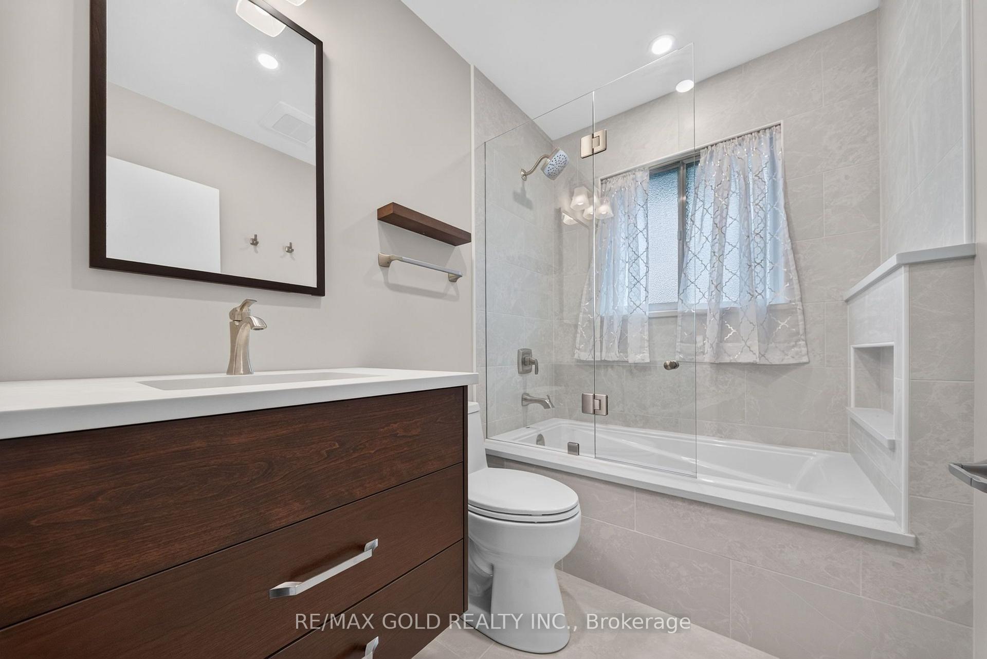 Photo 25 of 234 Avondale Boulevard, Brampton, Avondale — HOMEH