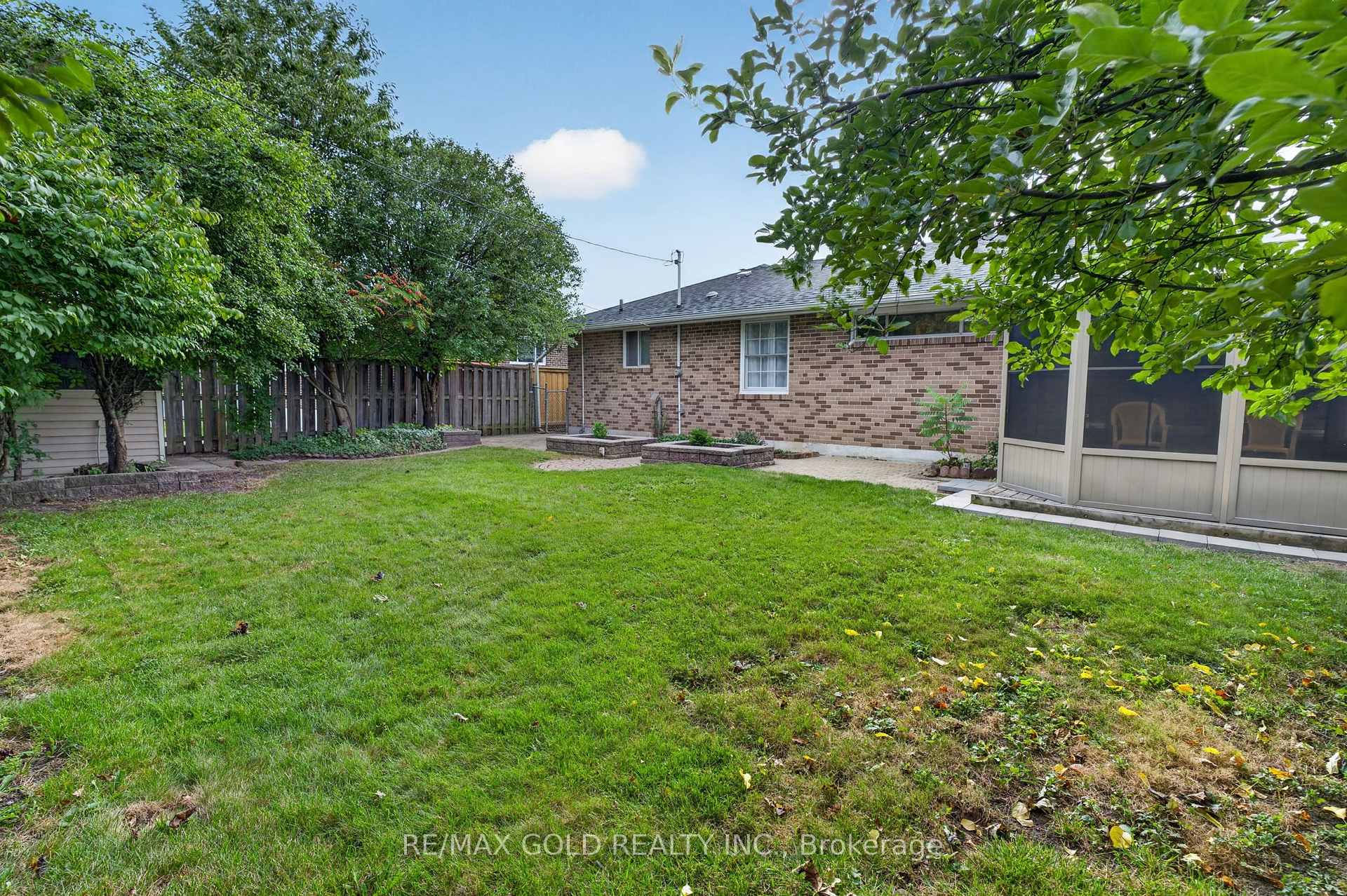 Photo 40 of 234 Avondale Boulevard, Brampton, Avondale — HOMEH