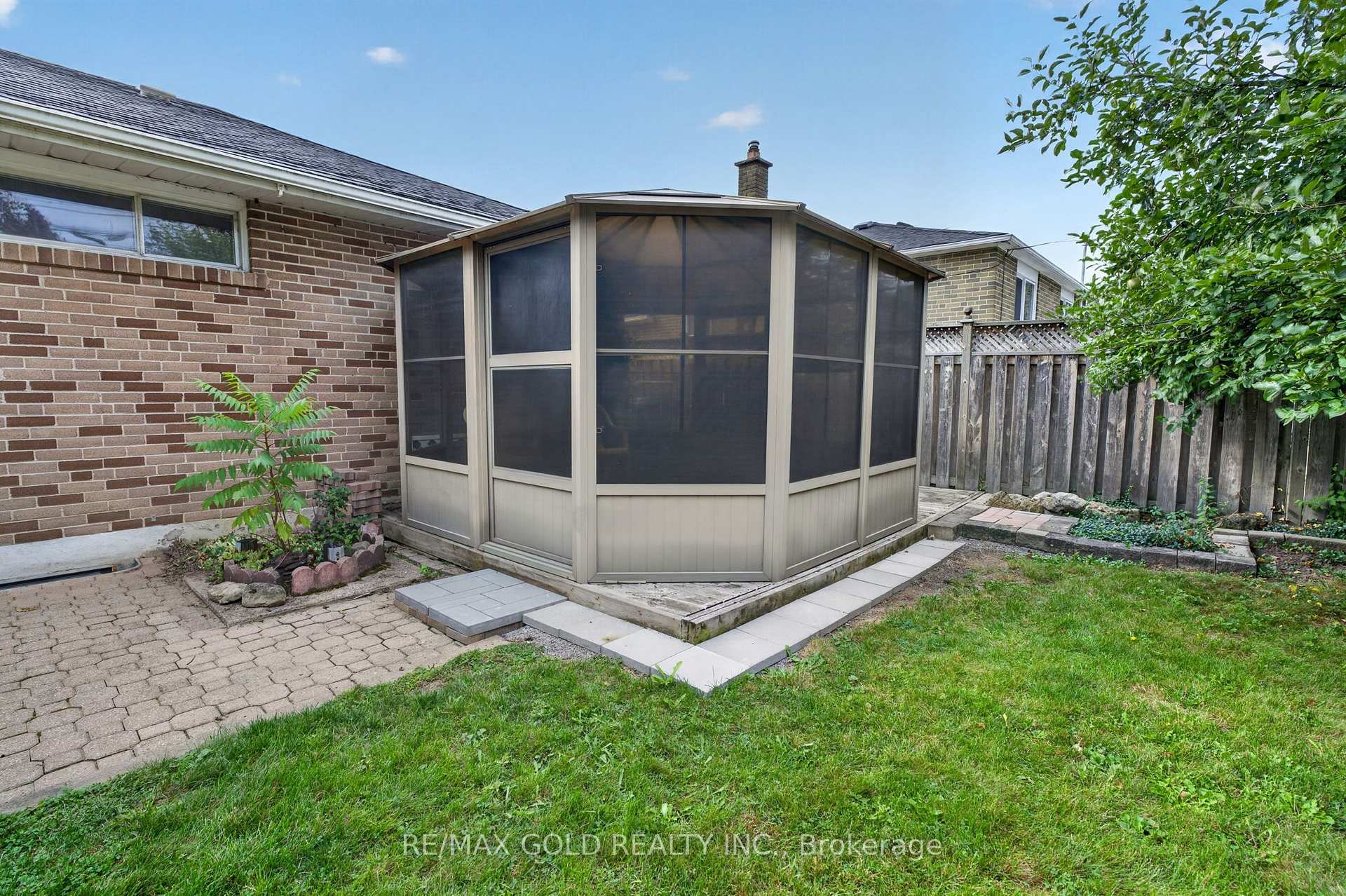 Photo 41 of 234 Avondale Boulevard, Brampton, Avondale — HOMEH