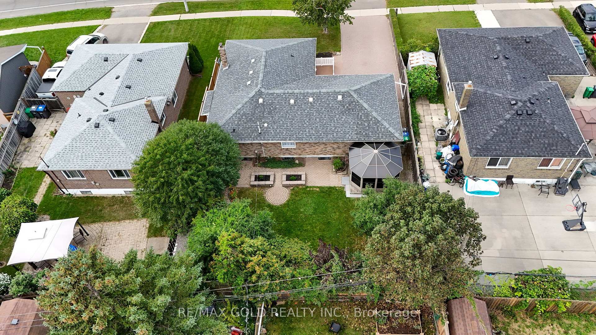 Photo 46 of 234 Avondale Boulevard, Brampton, Avondale — HOMEH