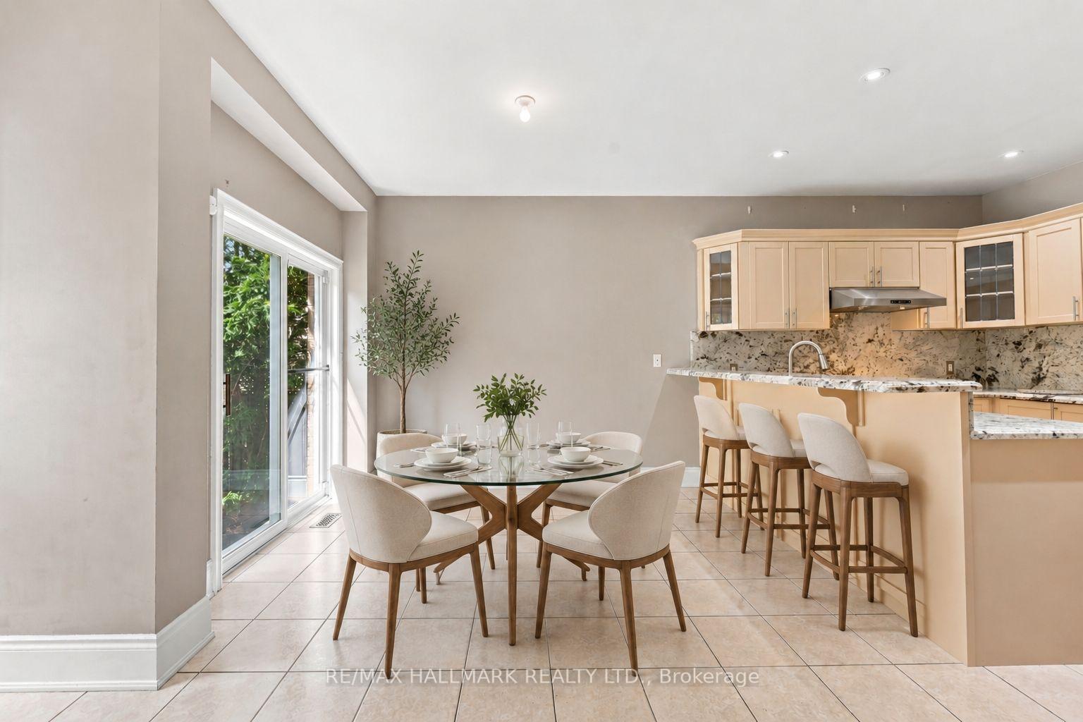 Photo 11 of 1 Vitlor Drive, Richmond Hill, Oak Ridges — HOMEH