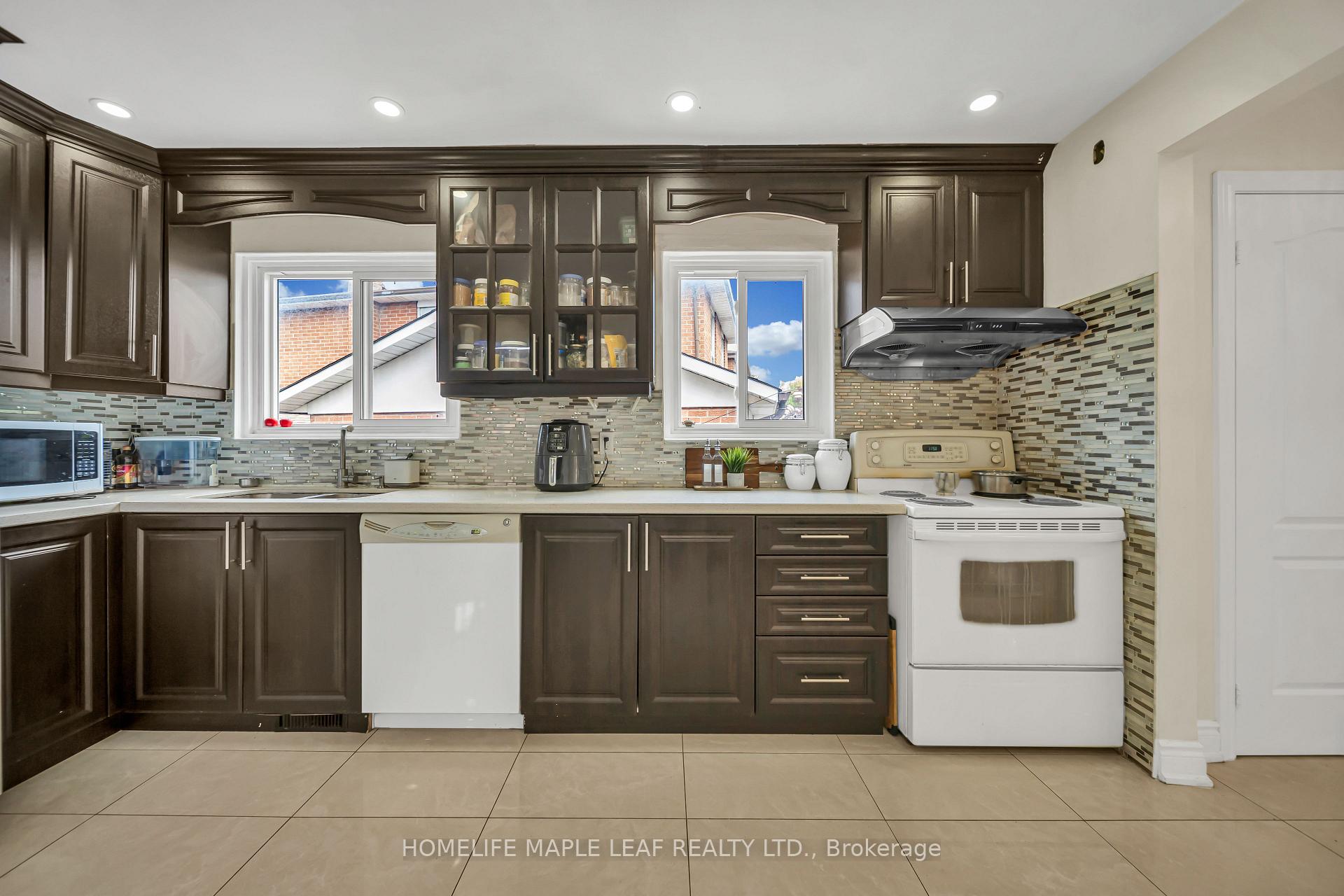Photo 9 of 62 Marchbank Crescent, Brampton, Central Park — HOMEH