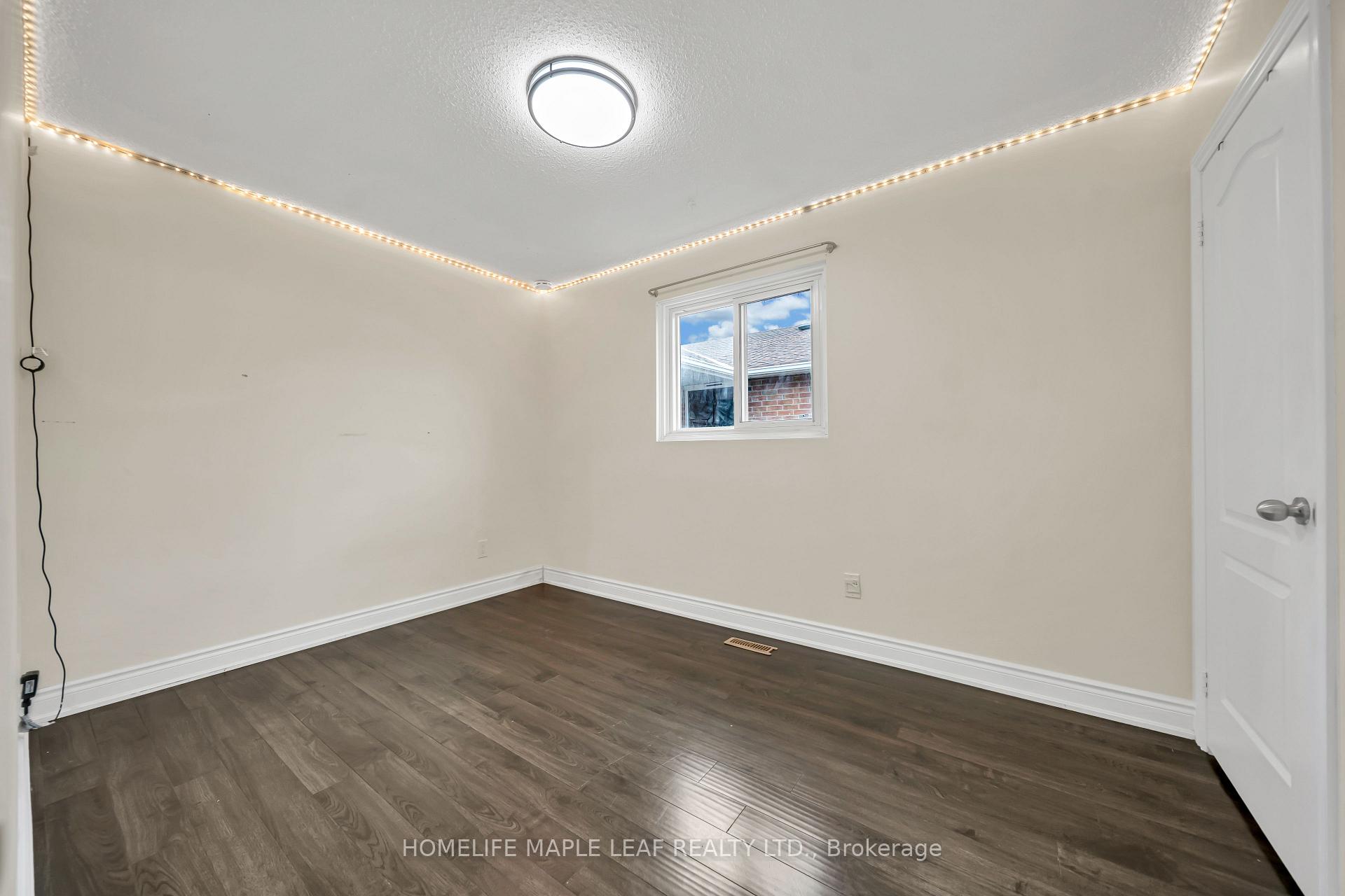 Photo 11 of 62 Marchbank Crescent, Brampton, Central Park — HOMEH