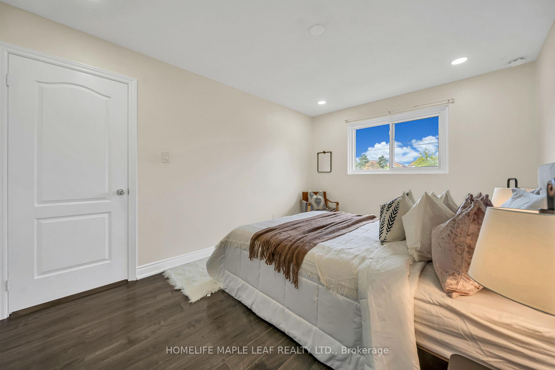 Photo 15 of 62 Marchbank Crescent, Brampton, Central Park — HOMEH