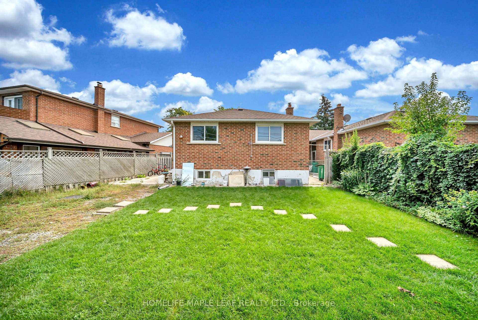 Photo 18 of 62 Marchbank Crescent, Brampton, Central Park — HOMEH