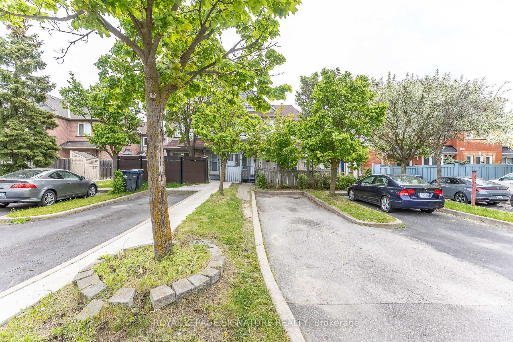 Photo 2 of 60 Blue Spruce Street, Brampton, Sandringham-Wellington — HOMEH
