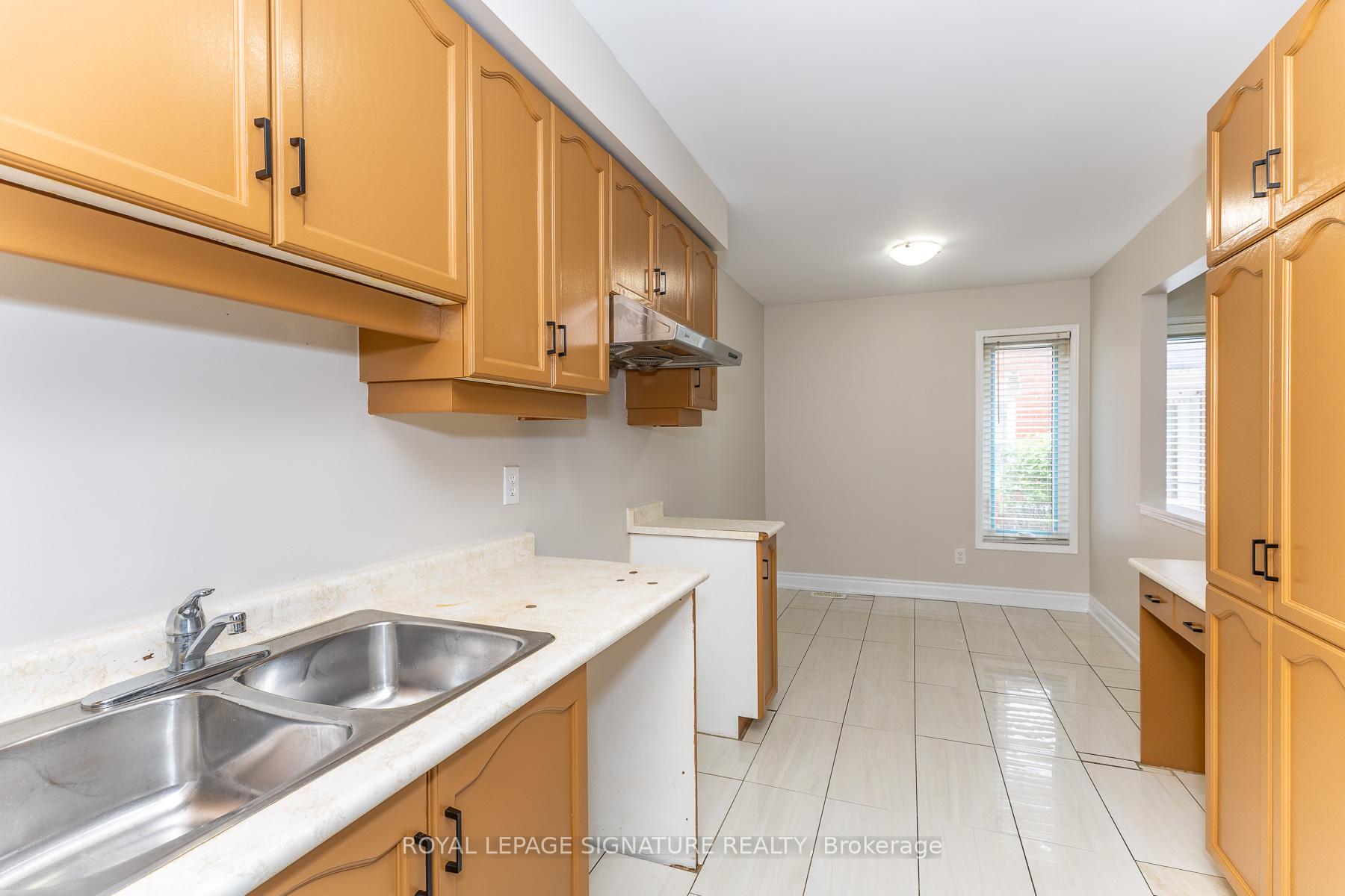 Photo 20 of 60 Blue Spruce Street, Brampton, Sandringham-Wellington — HOMEH