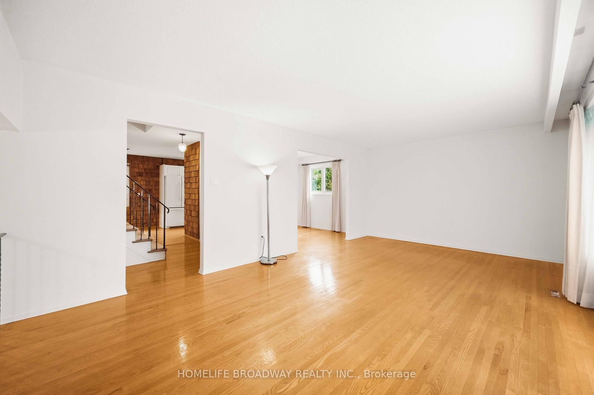 Photo 6 of 212 Bayview Fairways Drive, Markham, Bayview Fairway-Bayview Country Club Estates — HOMEH