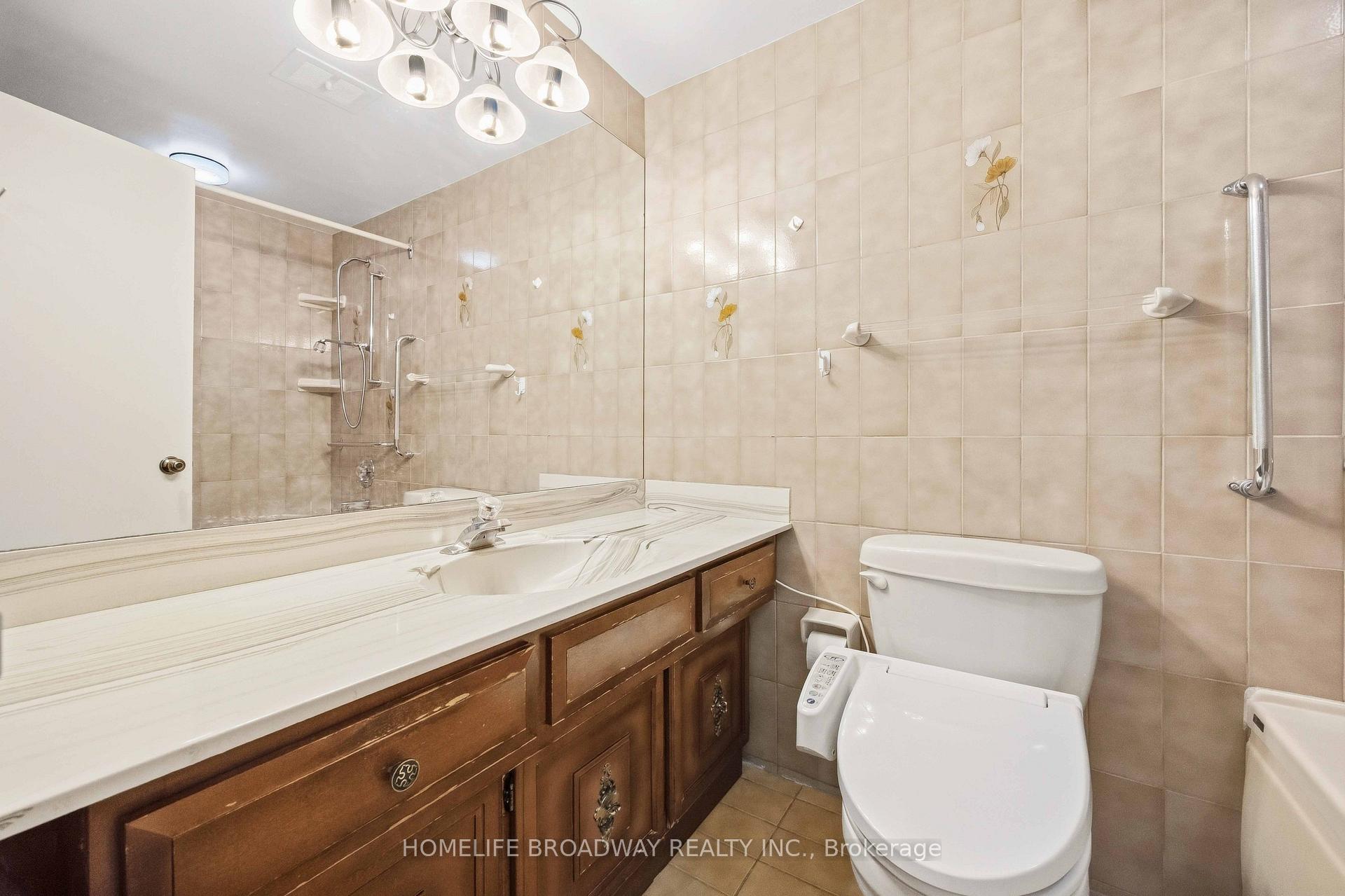 Photo 26 of 212 Bayview Fairways Drive, Markham, Bayview Fairway-Bayview Country Club Estates — HOMEH