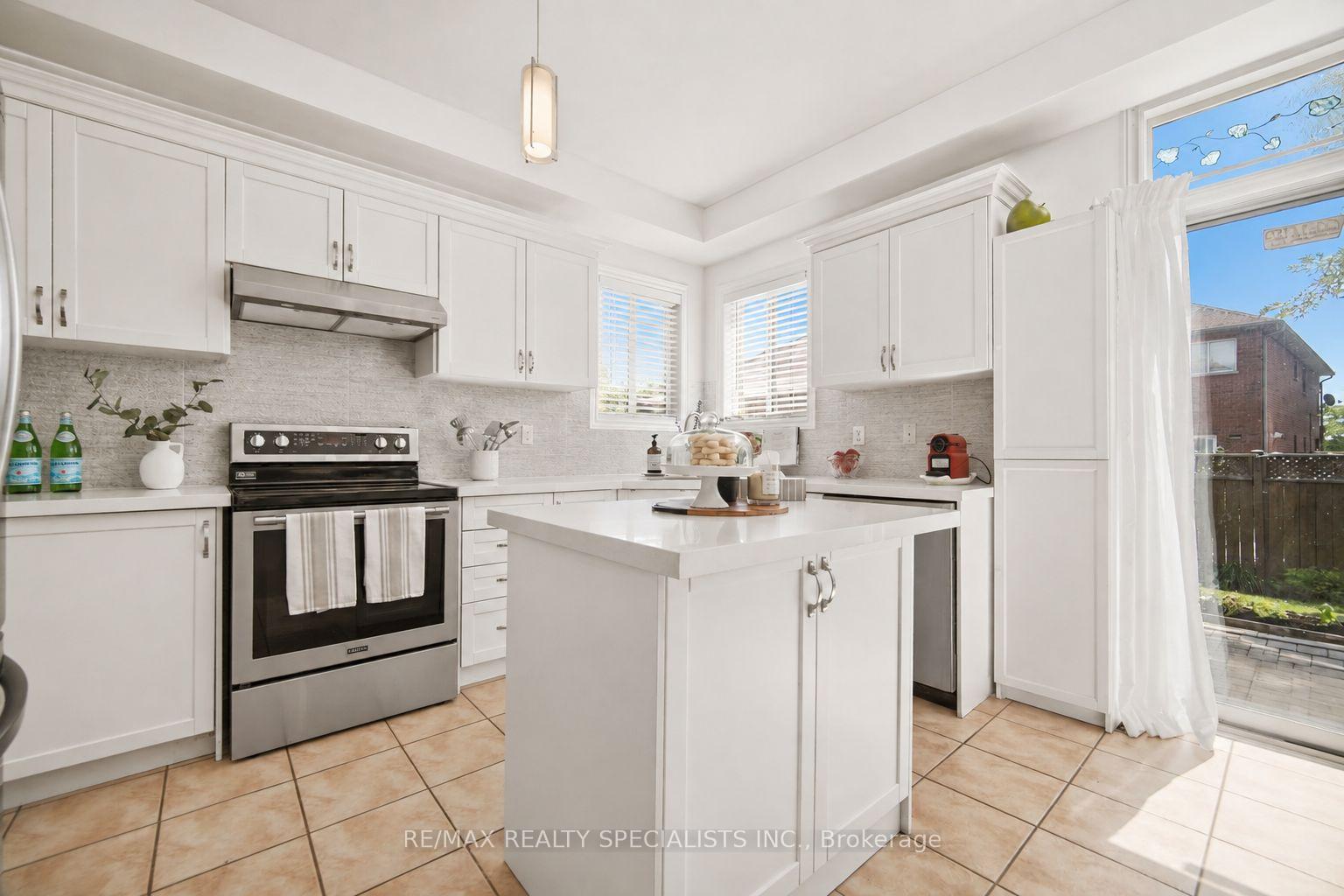 Photo 4 of 3512 Positano Place, Mississauga, Churchill Meadows — HOMEH