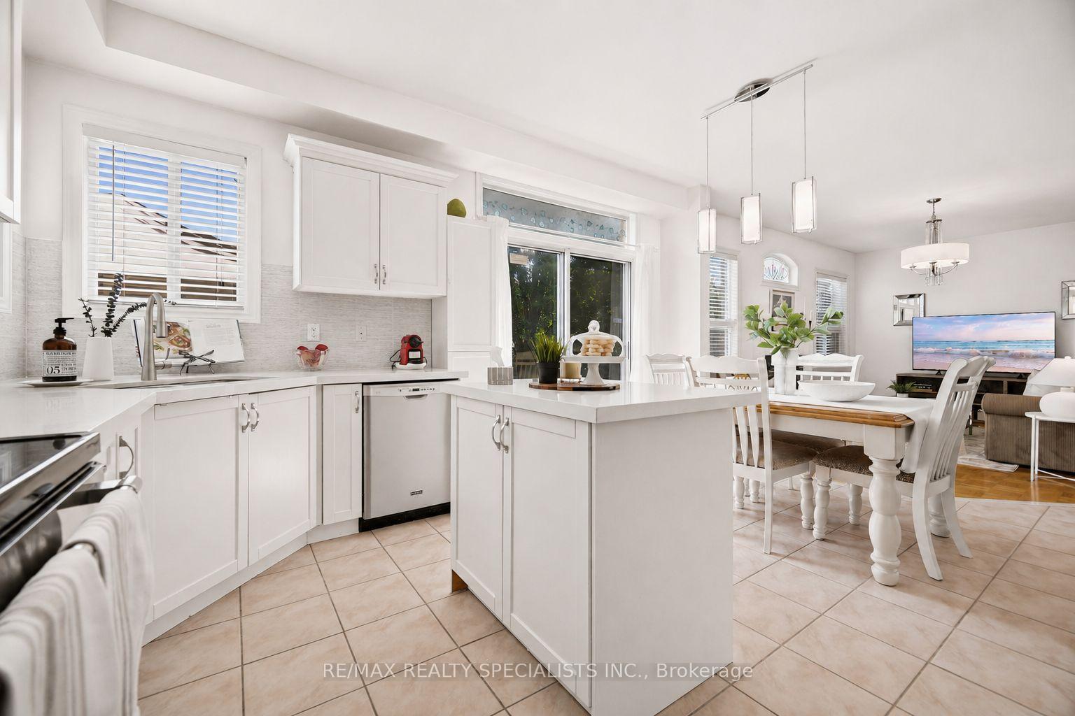 Photo 6 of 3512 Positano Place, Mississauga, Churchill Meadows — HOMEH