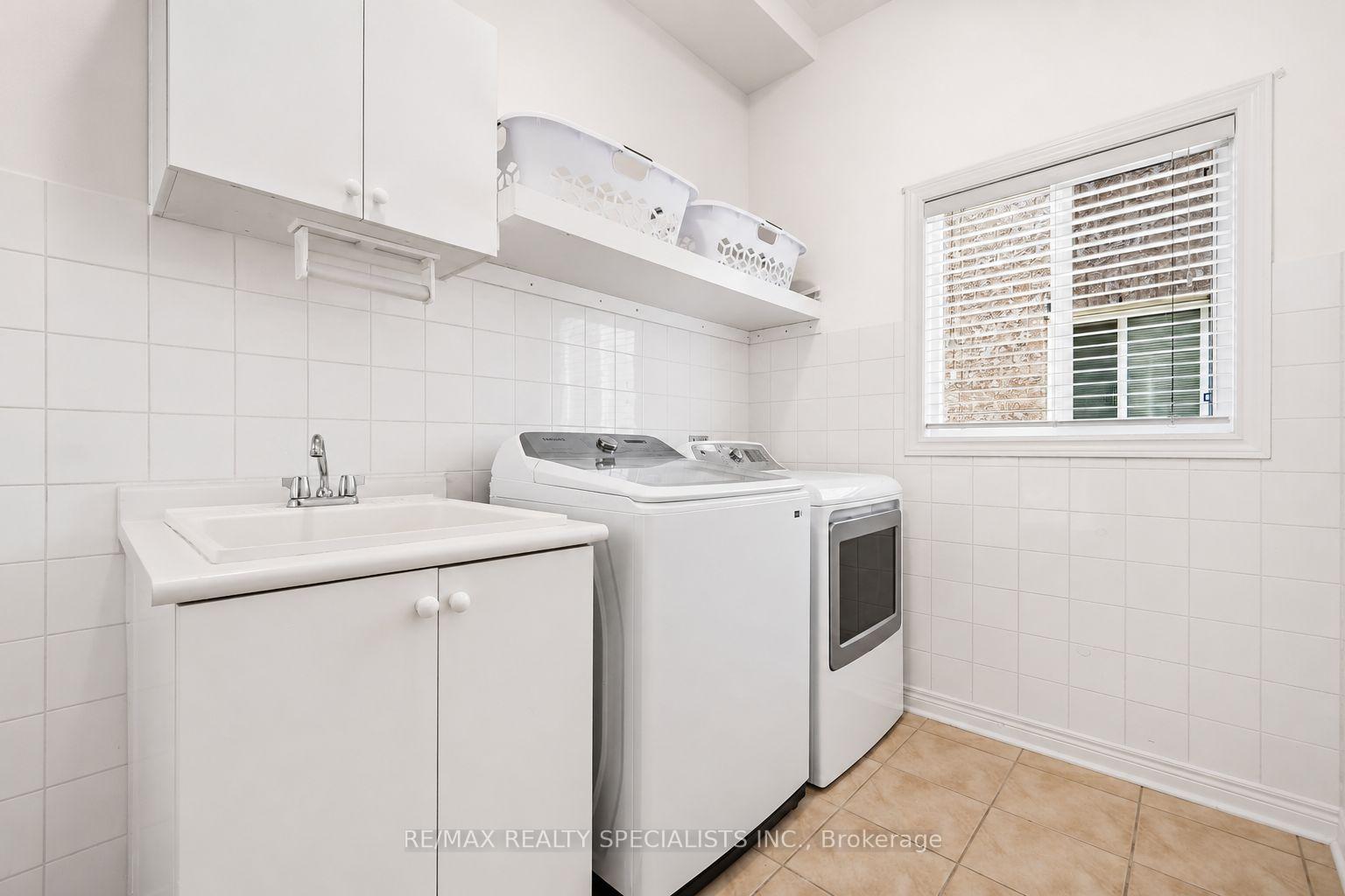 Photo 11 of 3512 Positano Place, Mississauga, Churchill Meadows — HOMEH