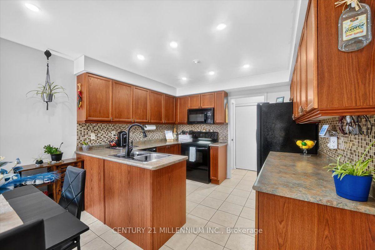 Photo 8 of 23 Eldad Drive, Clarington, Bowmanville — HOMEH