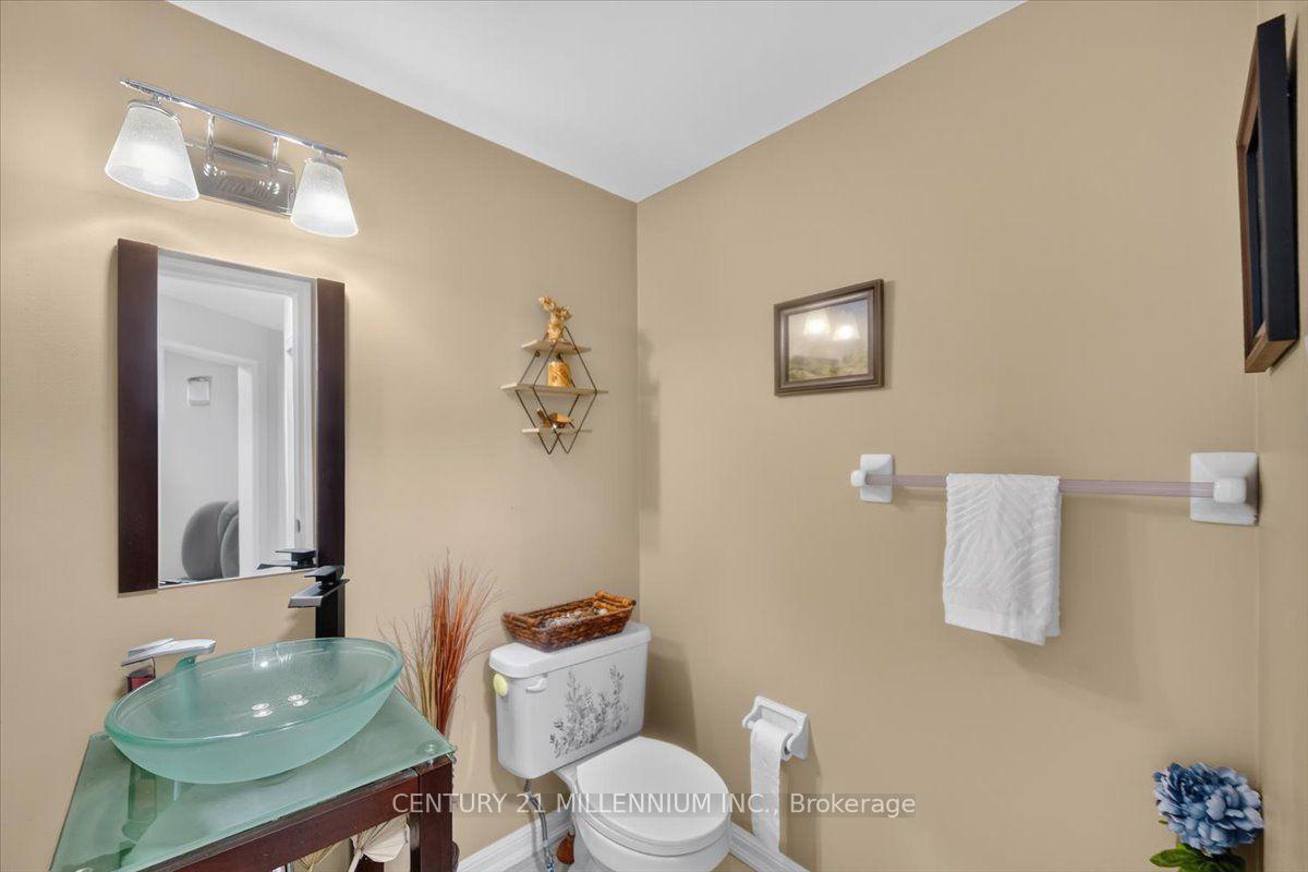Photo 10 of 23 Eldad Drive, Clarington, Bowmanville — HOMEH