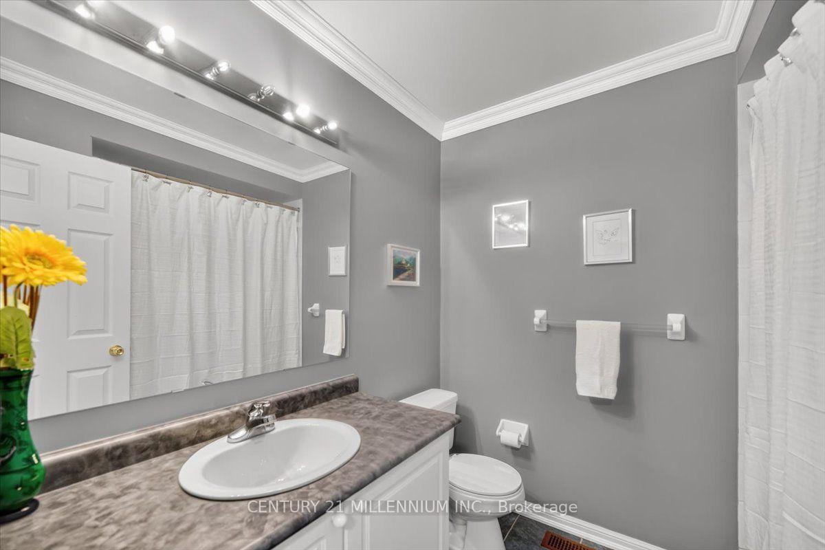 Photo 16 of 23 Eldad Drive, Clarington, Bowmanville — HOMEH