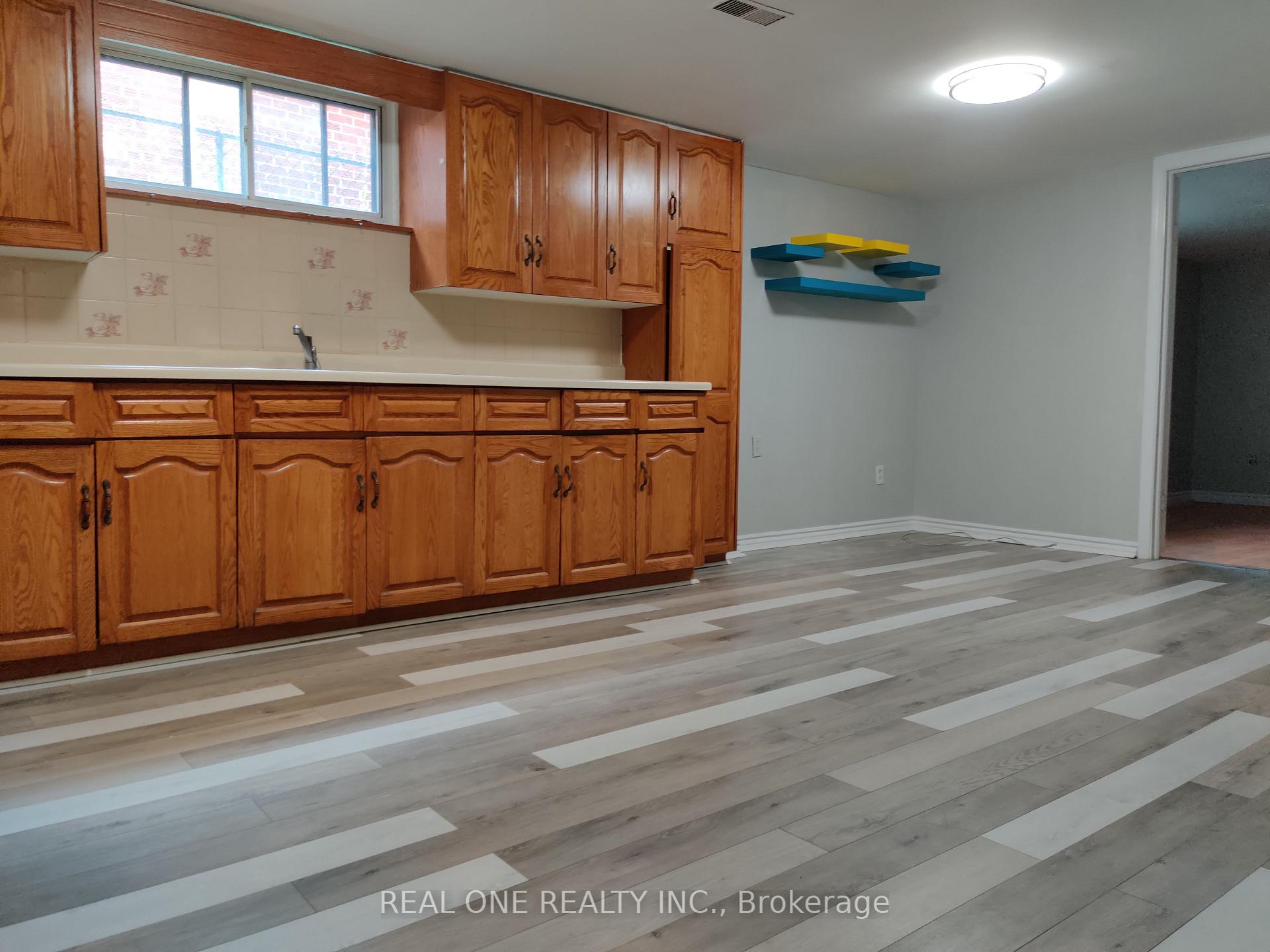 Photo 7 of Unit Basement, 49 Corinthian Boulevard, Scarborough, L'Amoreaux — HOMEH