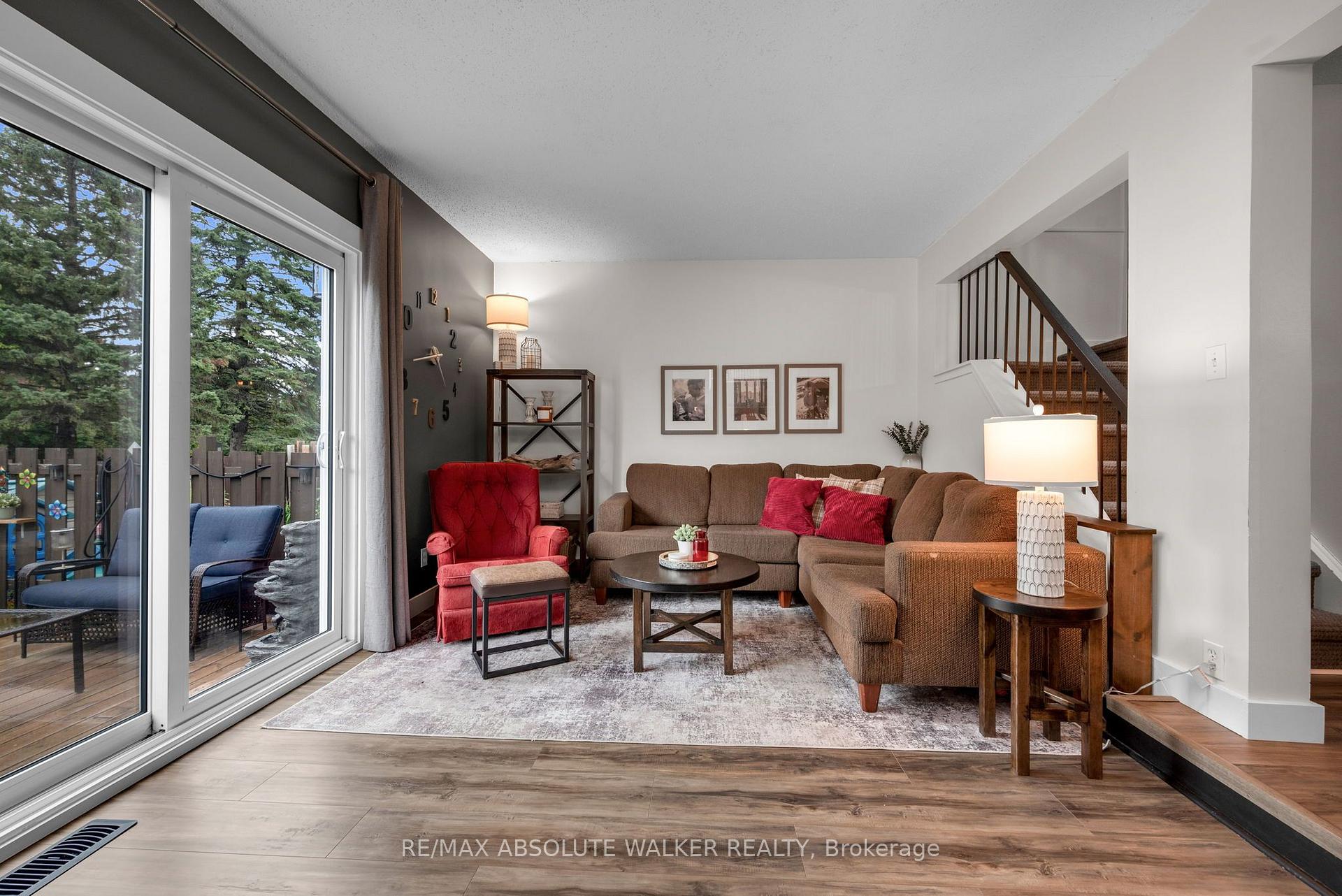 Photo 3 of 6445 Natalie Way, Ottawa, Chateauneuf — HOMEH