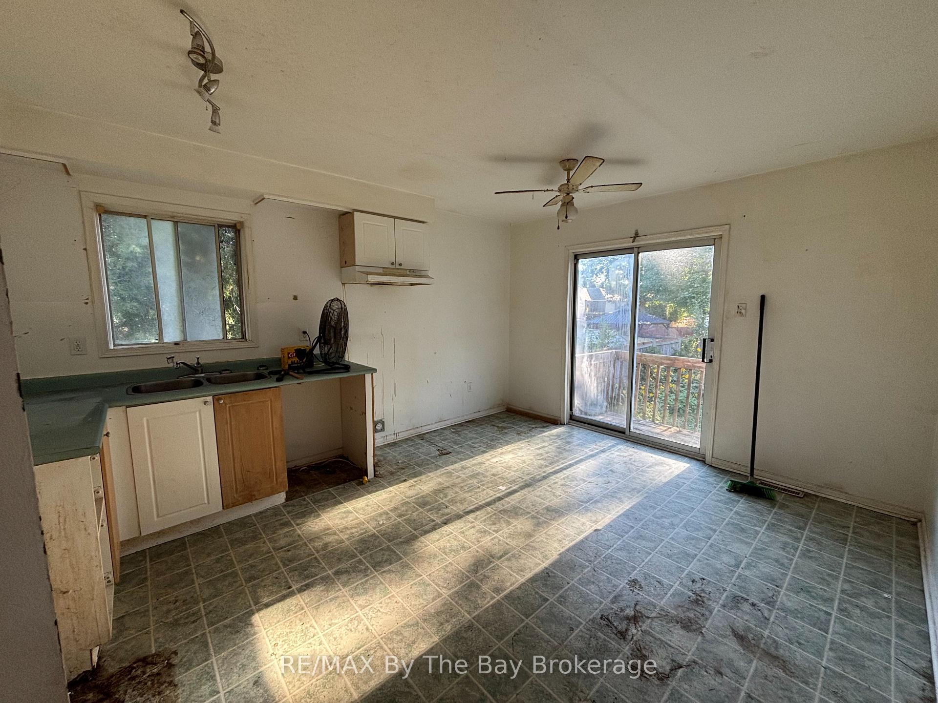 Photo 5 of 184 Dyer Drive, Wasaga Beach — HOMEH
