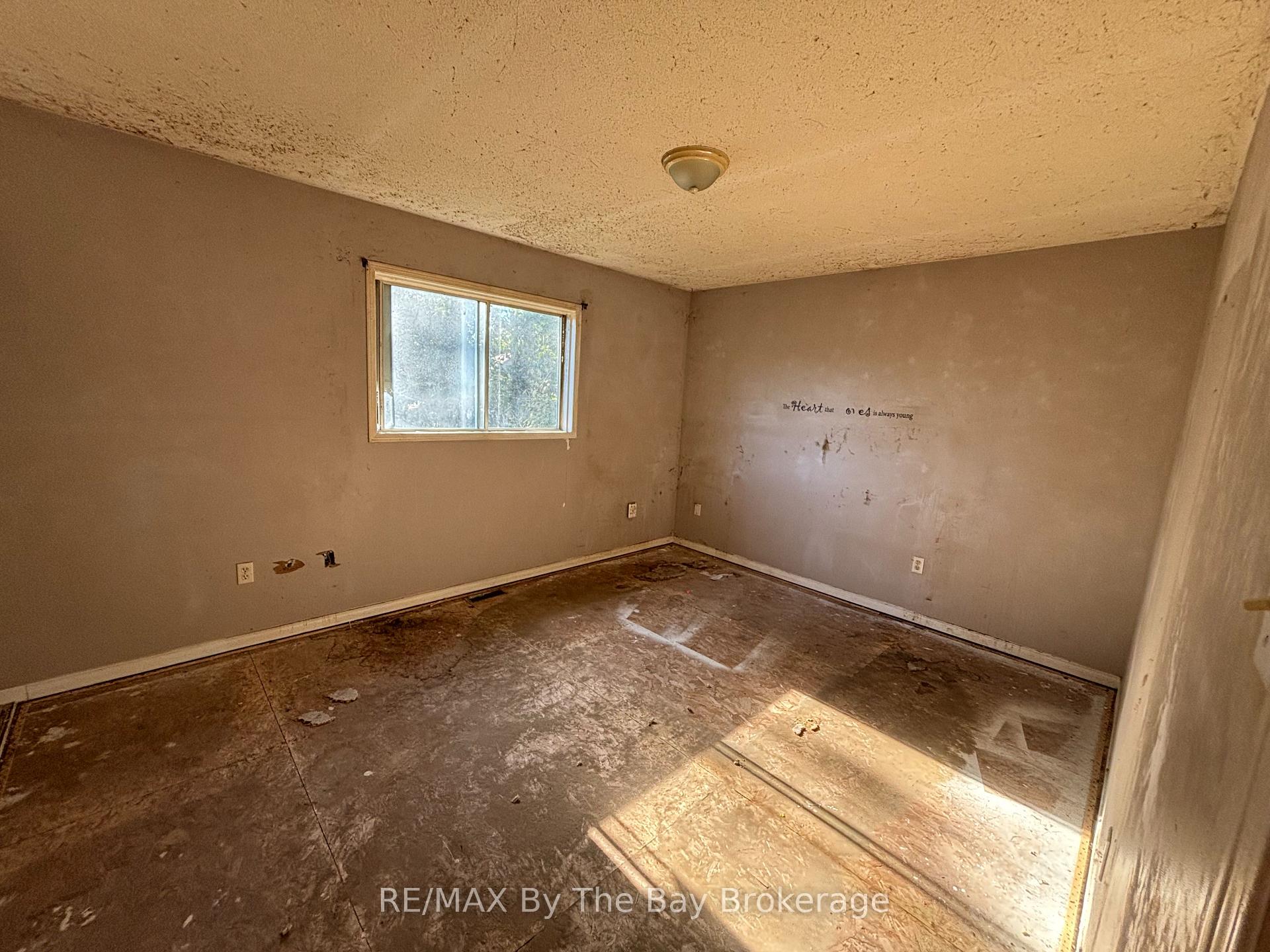 Photo 6 of 184 Dyer Drive, Wasaga Beach — HOMEH