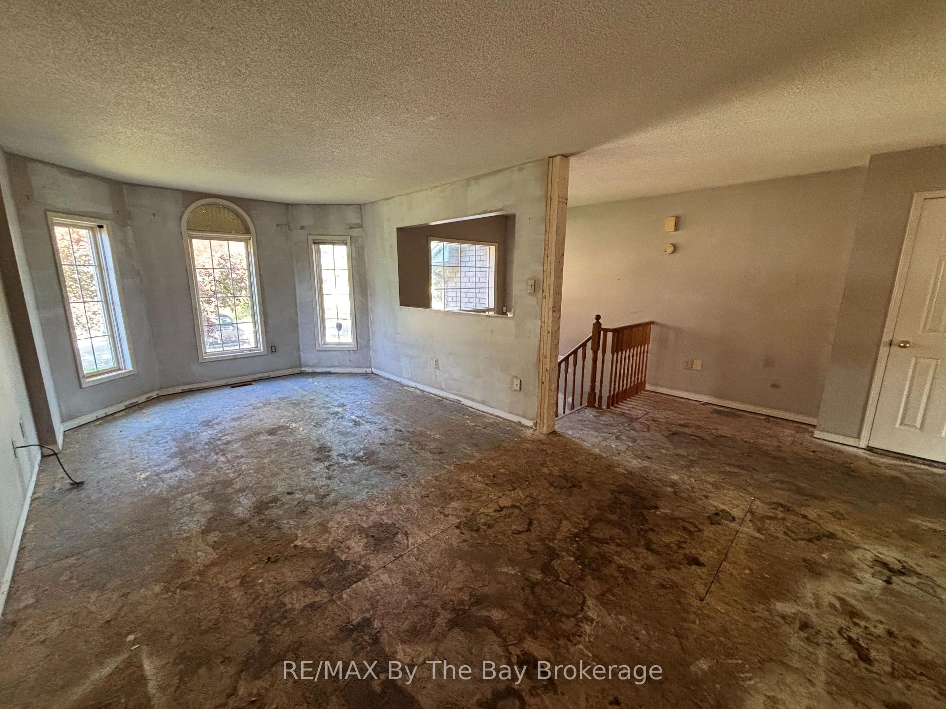 Photo 9 of 184 Dyer Drive, Wasaga Beach — HOMEH