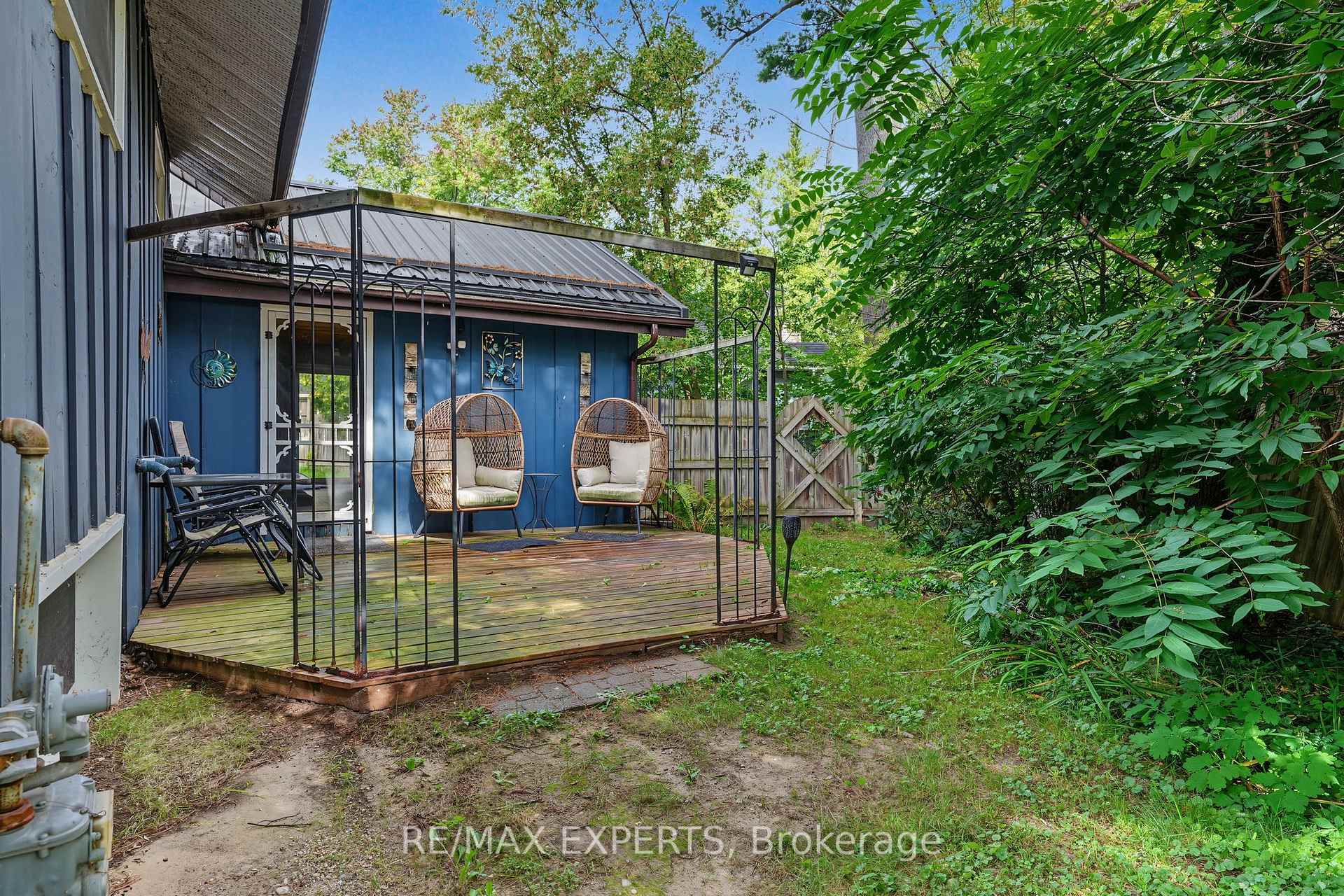 Photo 25 of 1805 Saint John's Road, Innisfil, Alcona — HOMEH