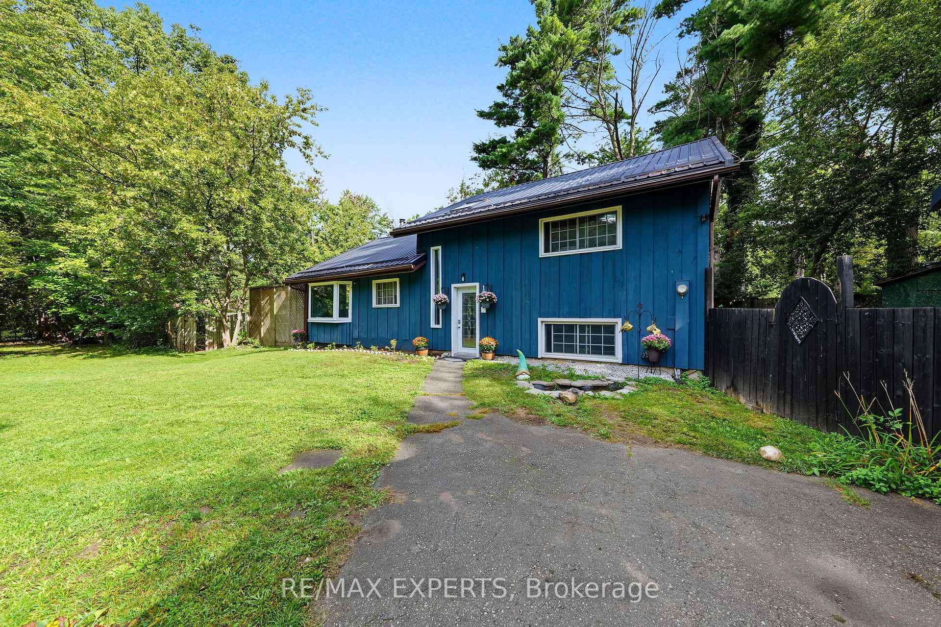 Photo 27 of 1805 Saint John's Road, Innisfil, Alcona — HOMEH