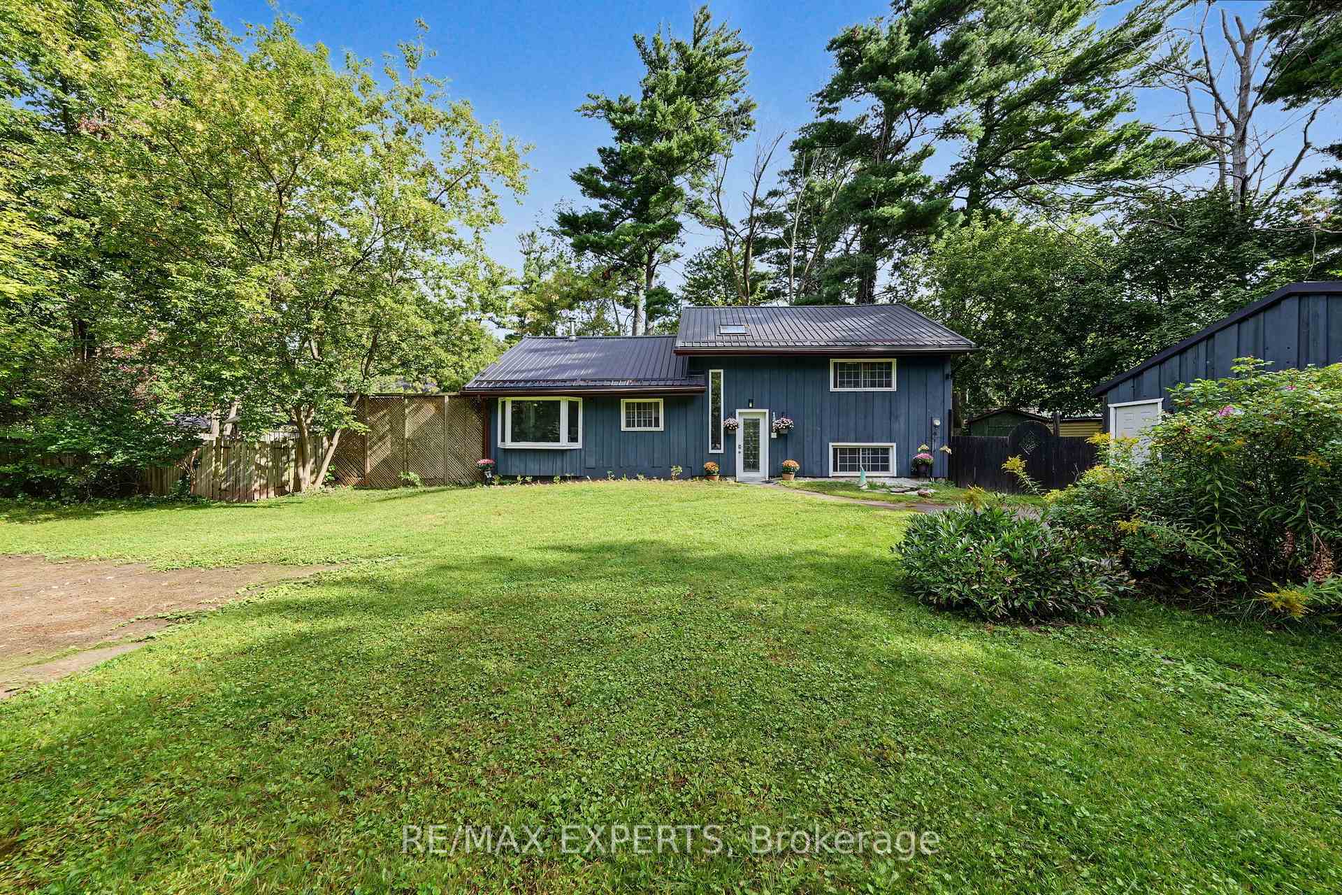 Photo 29 of 1805 Saint John's Road, Innisfil, Alcona — HOMEH