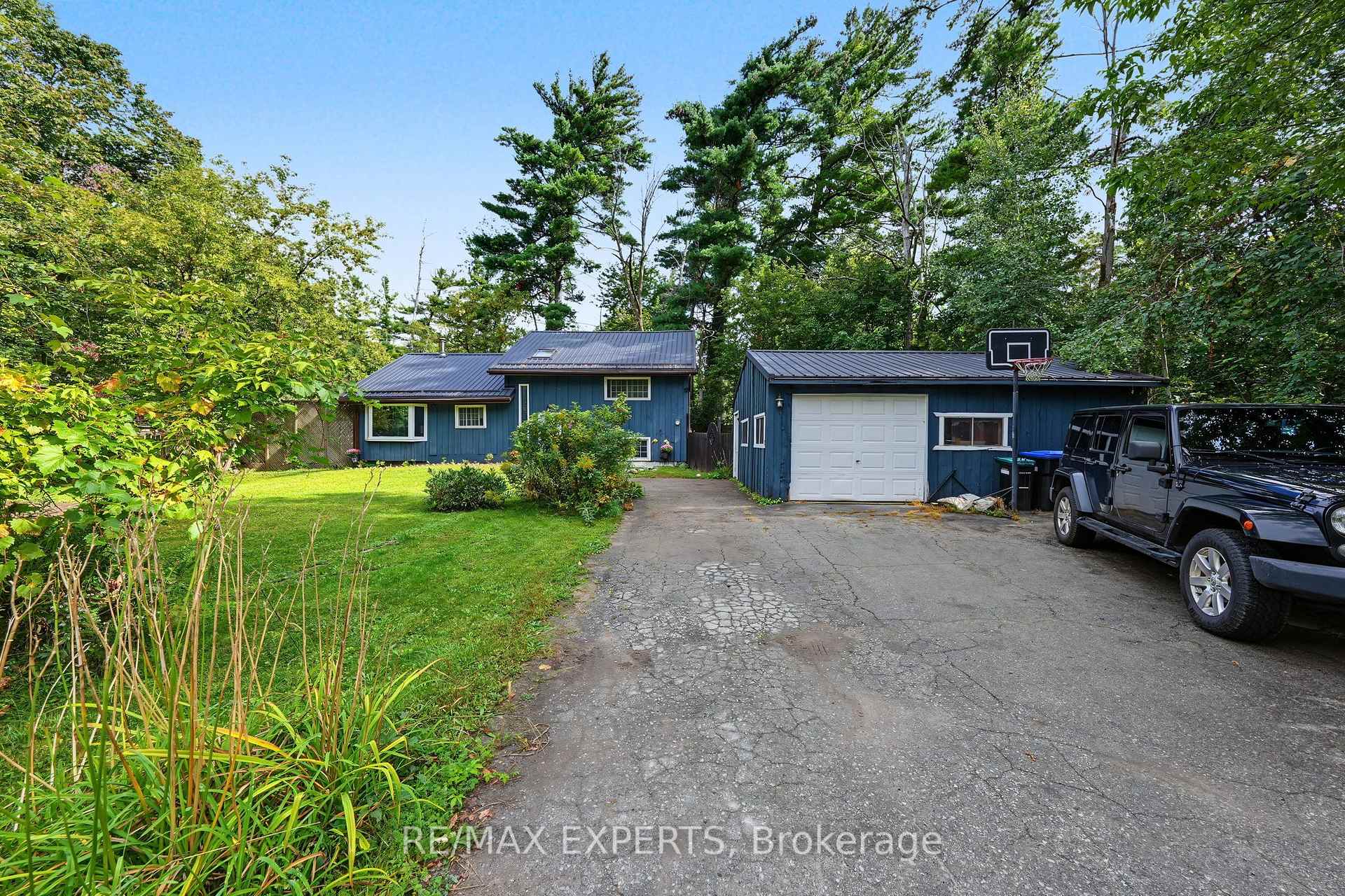 Photo 32 of 1805 Saint John's Road, Innisfil, Alcona — HOMEH