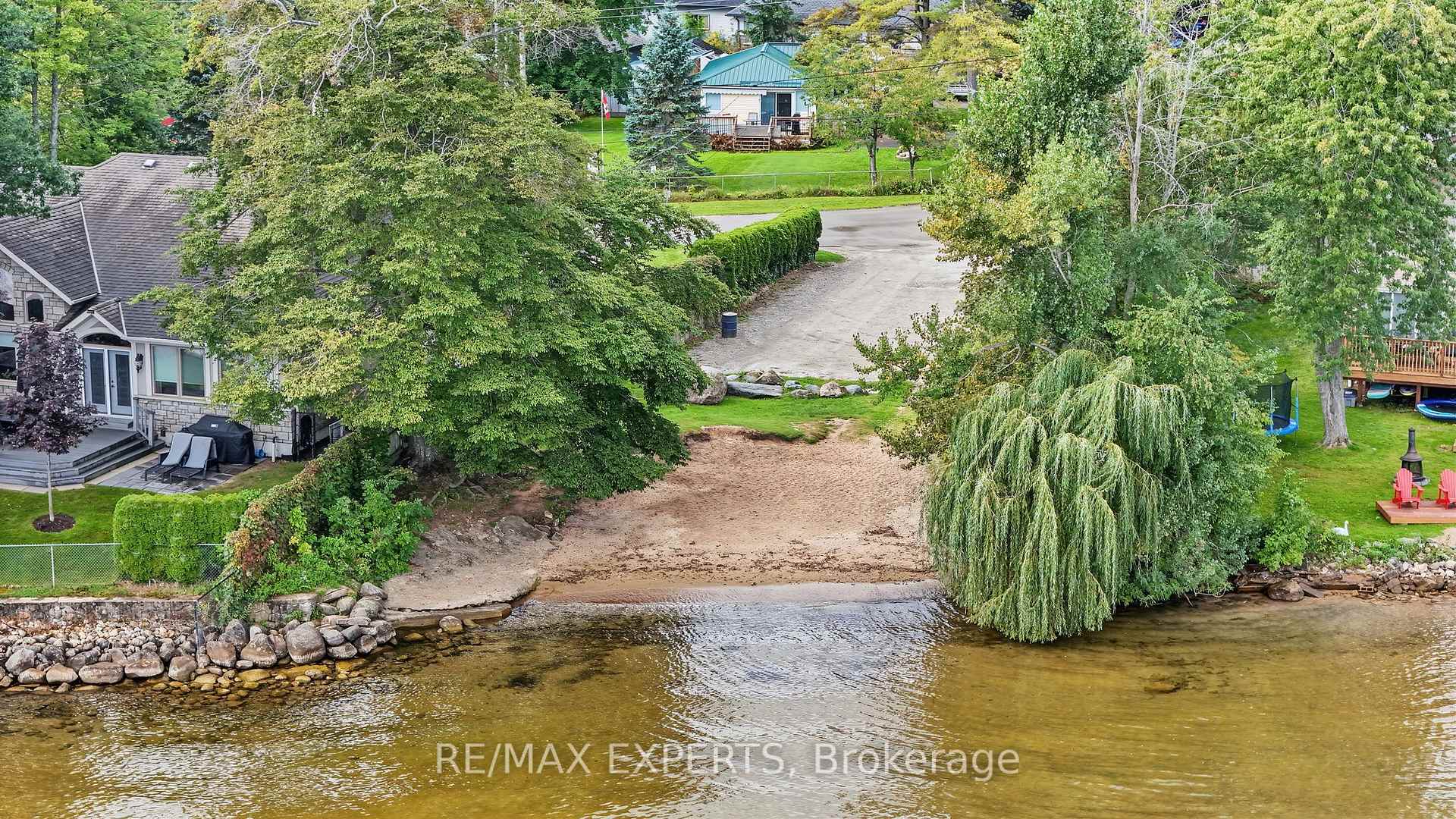 Photo 39 of 1805 Saint John's Road, Innisfil, Alcona — HOMEH