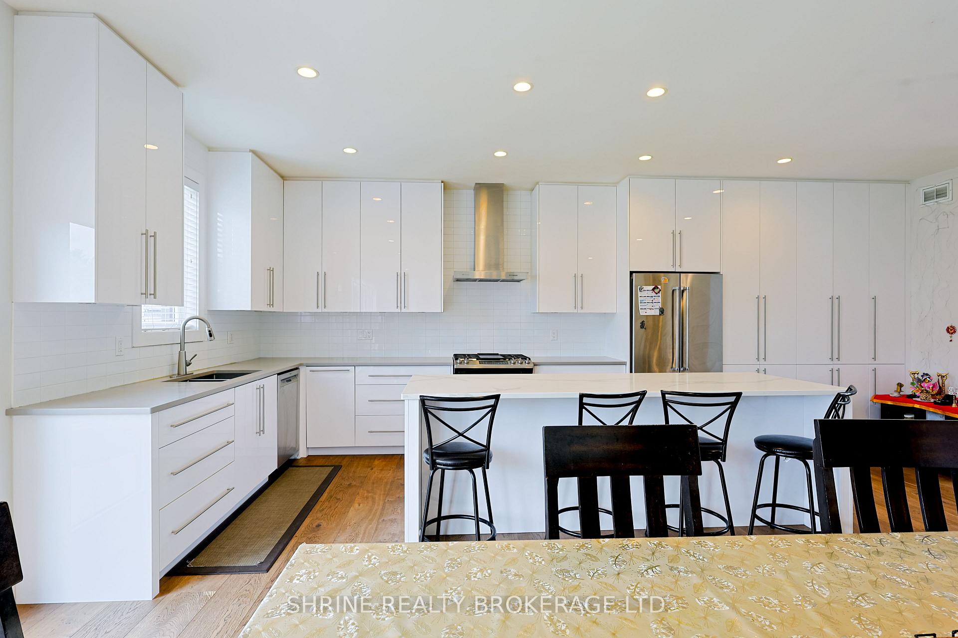 Photo 10 of 2170 Debra Drive, London, South V — HOMEH