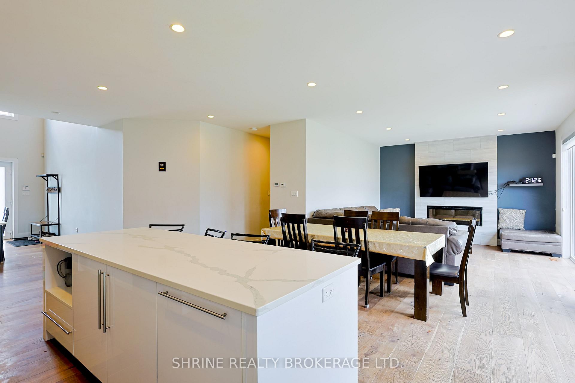 Photo 11 of 2170 Debra Drive, London, South V — HOMEH