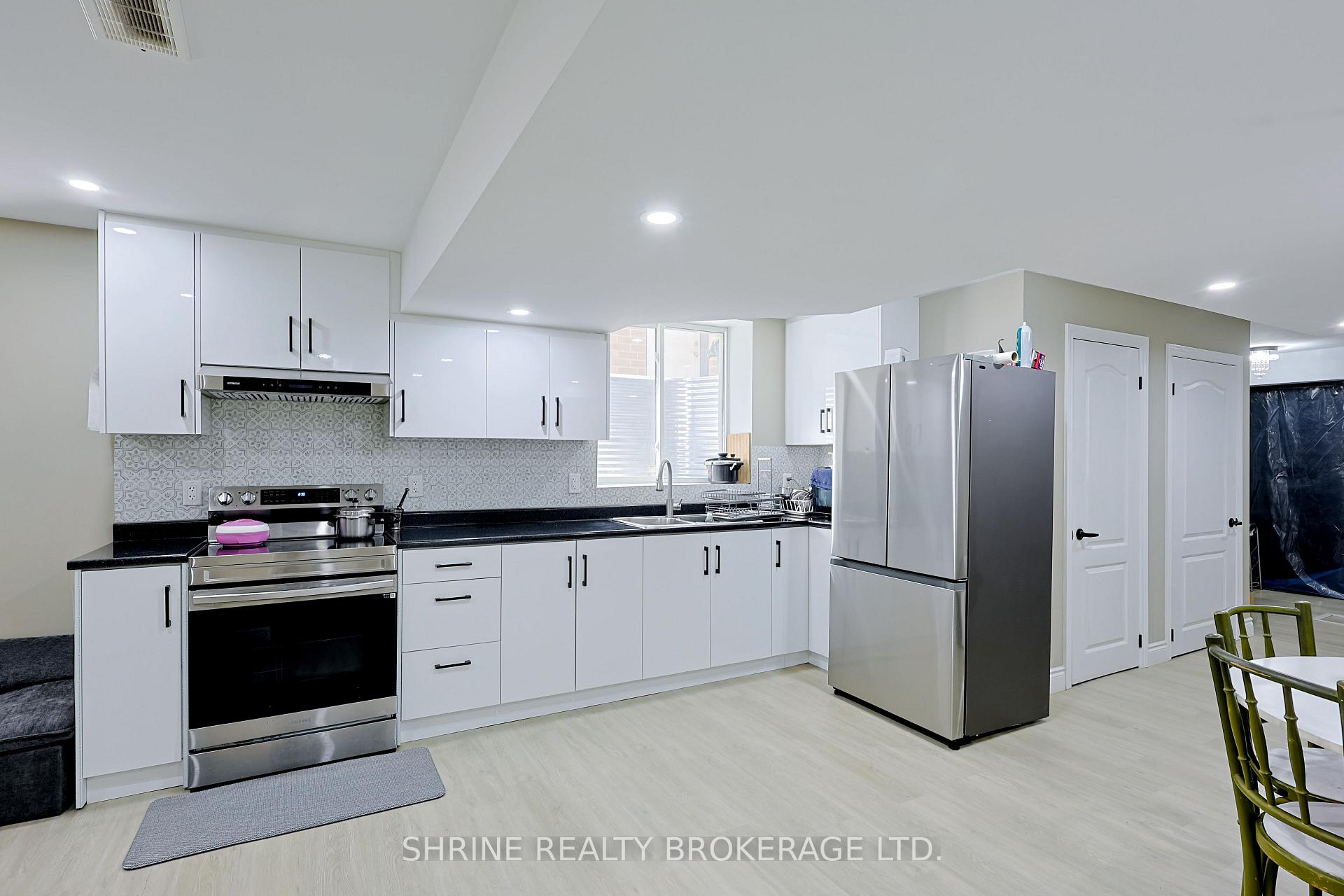 Photo 35 of 2170 Debra Drive, London, South V — HOMEH