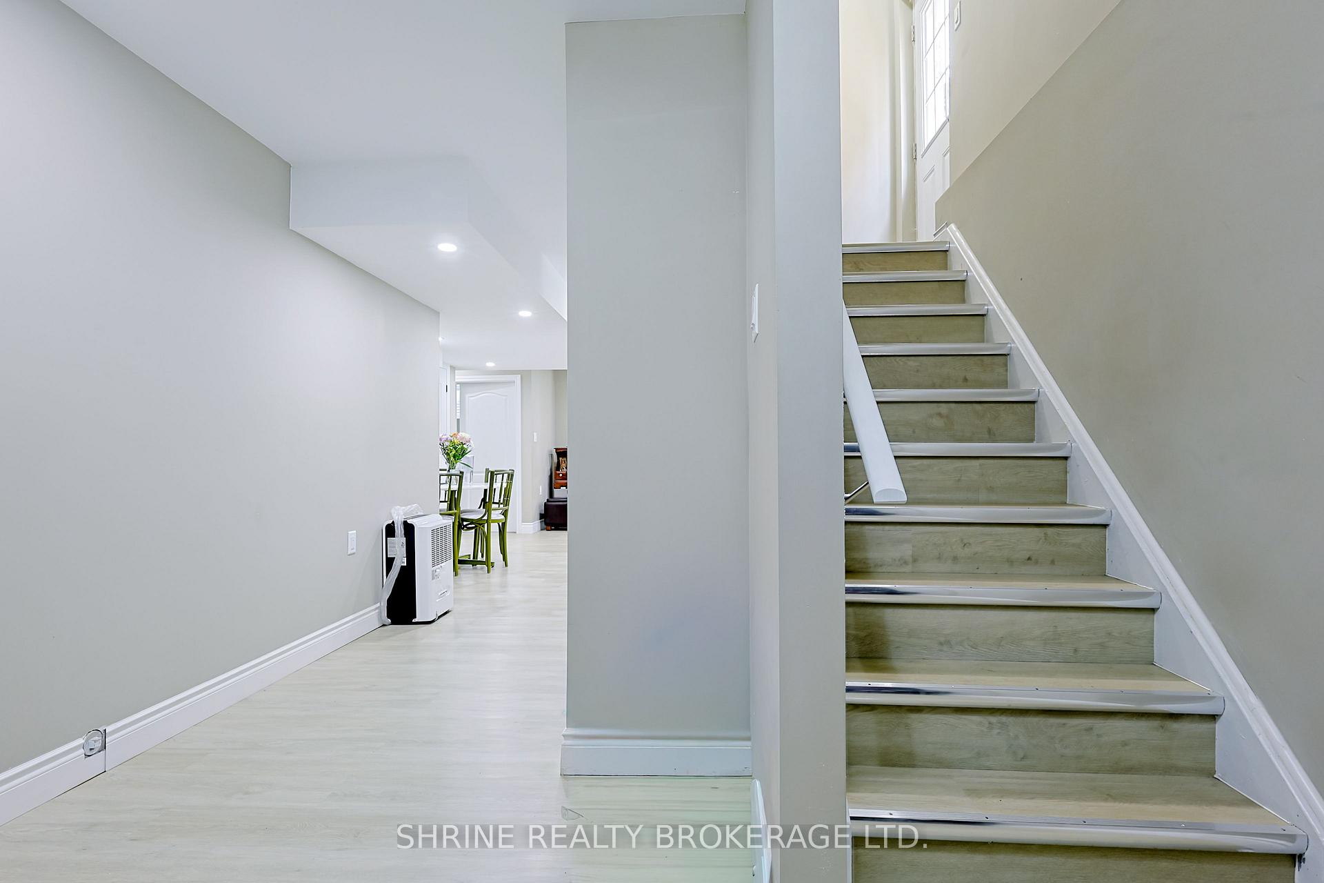 Photo 39 of 2170 Debra Drive, London, South V — HOMEH