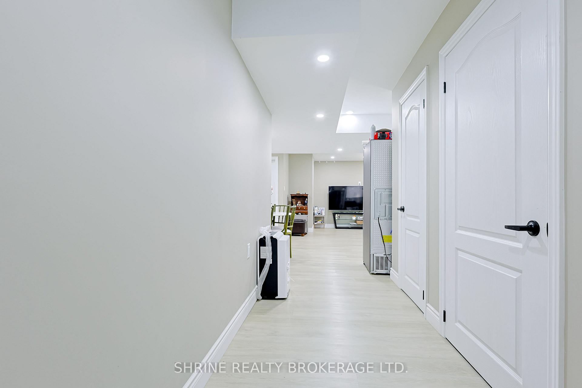 Photo 40 of 2170 Debra Drive, London, South V — HOMEH